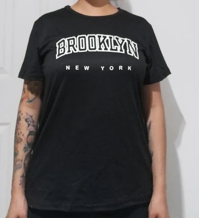Designer × Other Women Brooklyn Letter Print T Shirt Girl Graphic Streewear Size L / US 10 / IT 46 - 2 Thumbnail