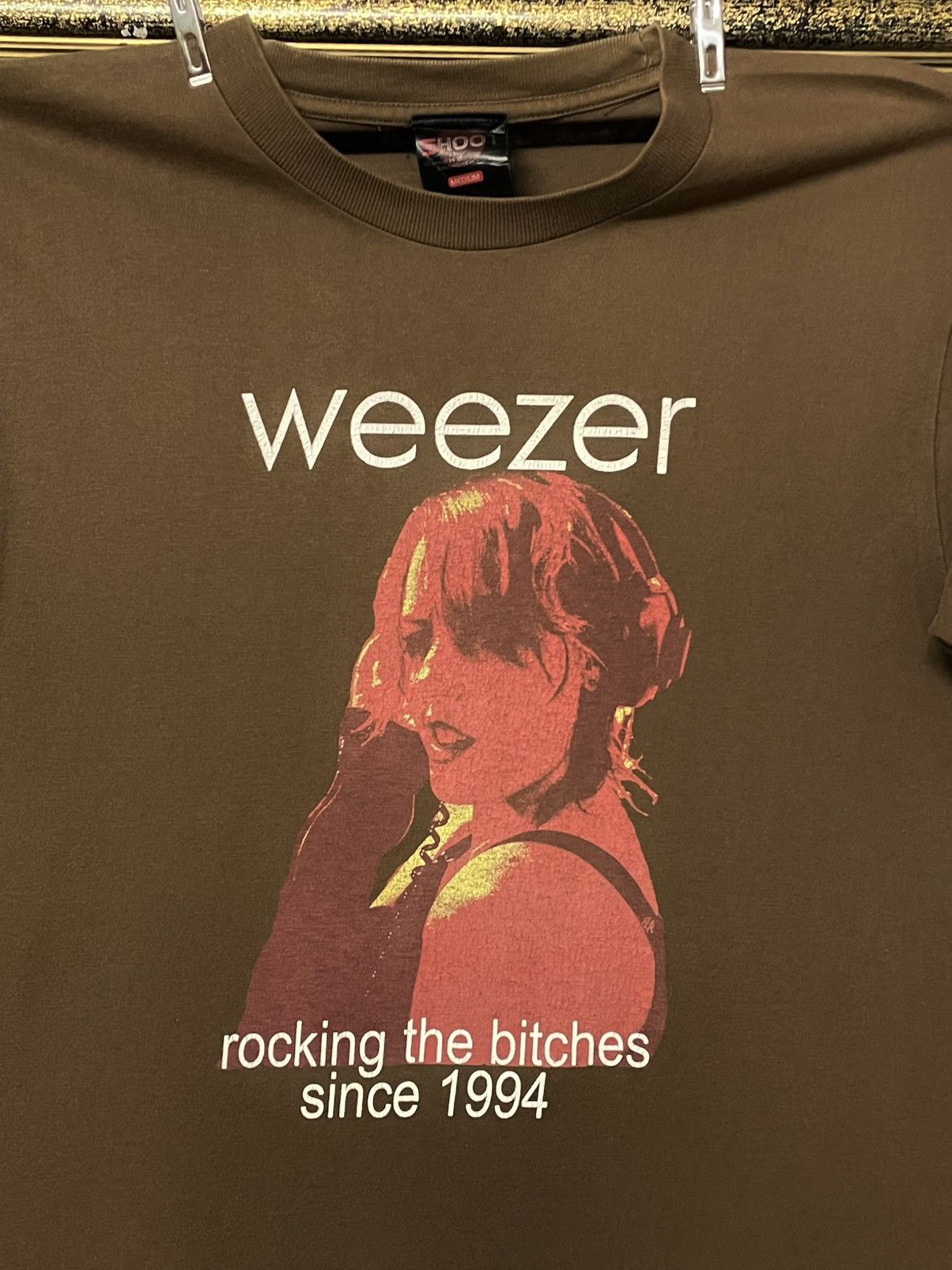 Vintage Vintage Original Weezer Rockin The Bitches Since 1994 Tee Size US M / EU 48-50 / 2 - 5 Thumbnail