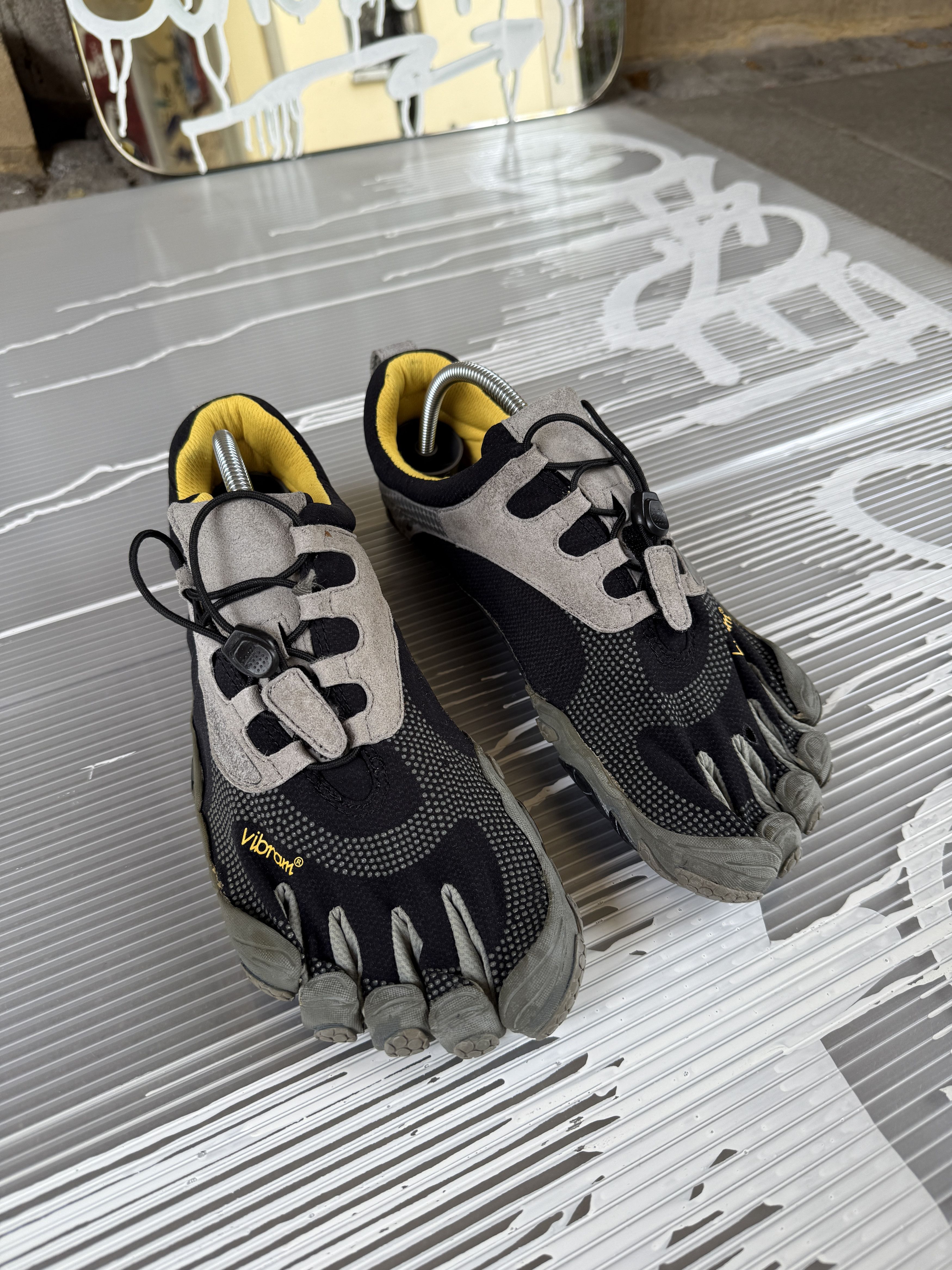 Vibram Vibram fivefingers shoes - 41 Size US 8 / EU 41 - 2 Thumbnail