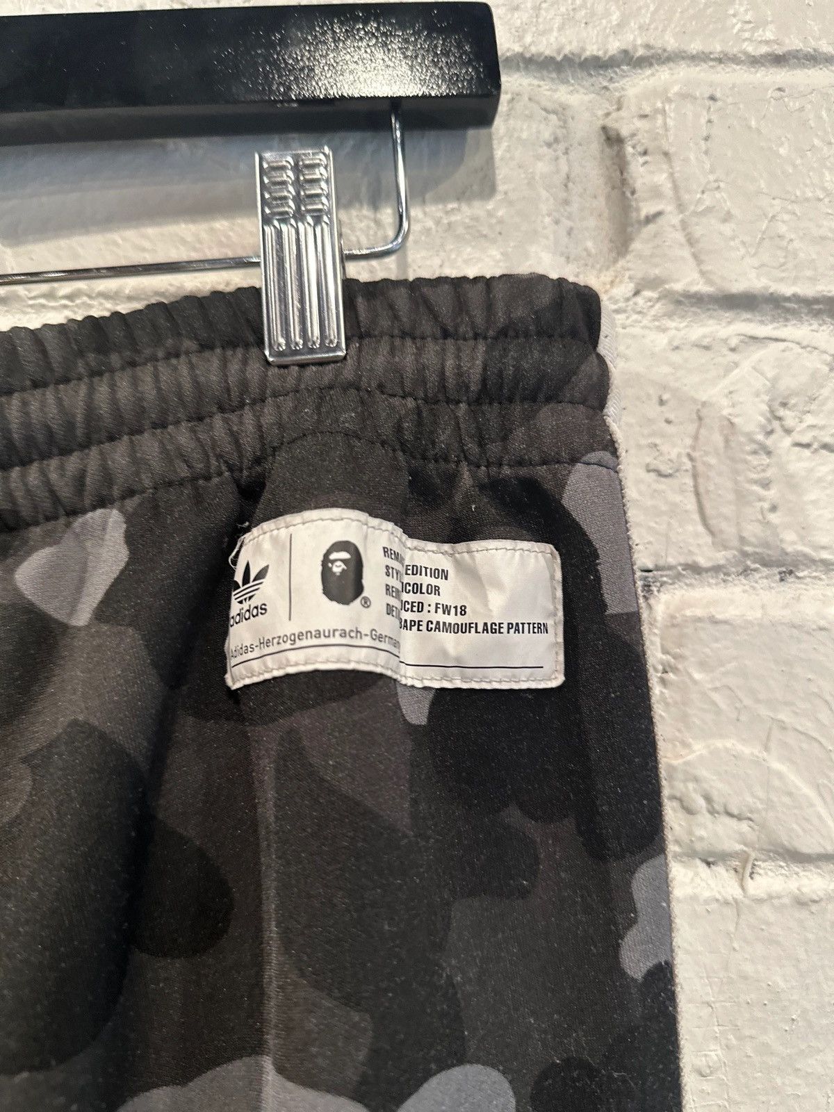 Adidas × Bape Bape x Adidas Camo Joggers Sz L Size US 34 / EU 50 - 3 Thumbnail