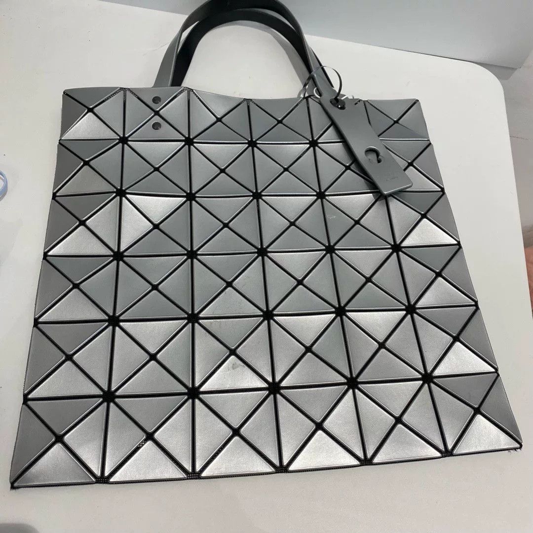 Issey Miyake Pre-loved Bag Very good condition Size ONE SIZE - 1 Thumbnail