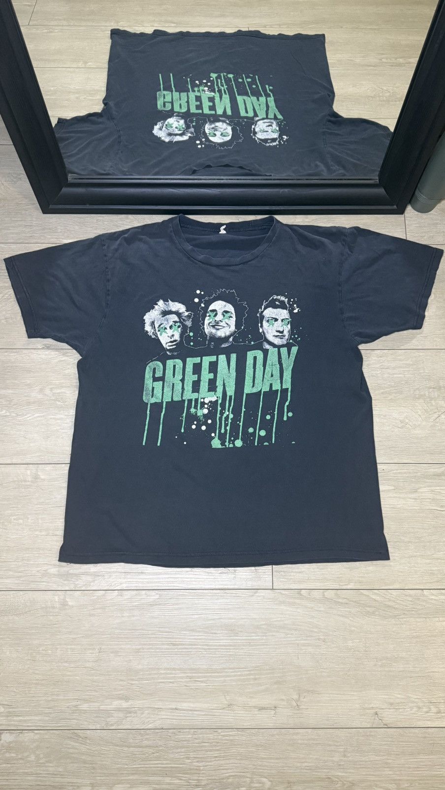 Liquid Blue Vintage / Y2K 1990s Green Day Portrait Dripping Band Shirt Size US XL / EU 56 / 4 - 1 Thumbnail