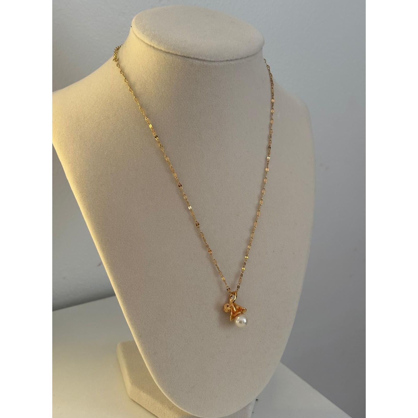 The Unbranded Brand Gold Flower Pearl Pendant Necklace Stainless Steel Size ONE SIZE - 2 Thumbnail