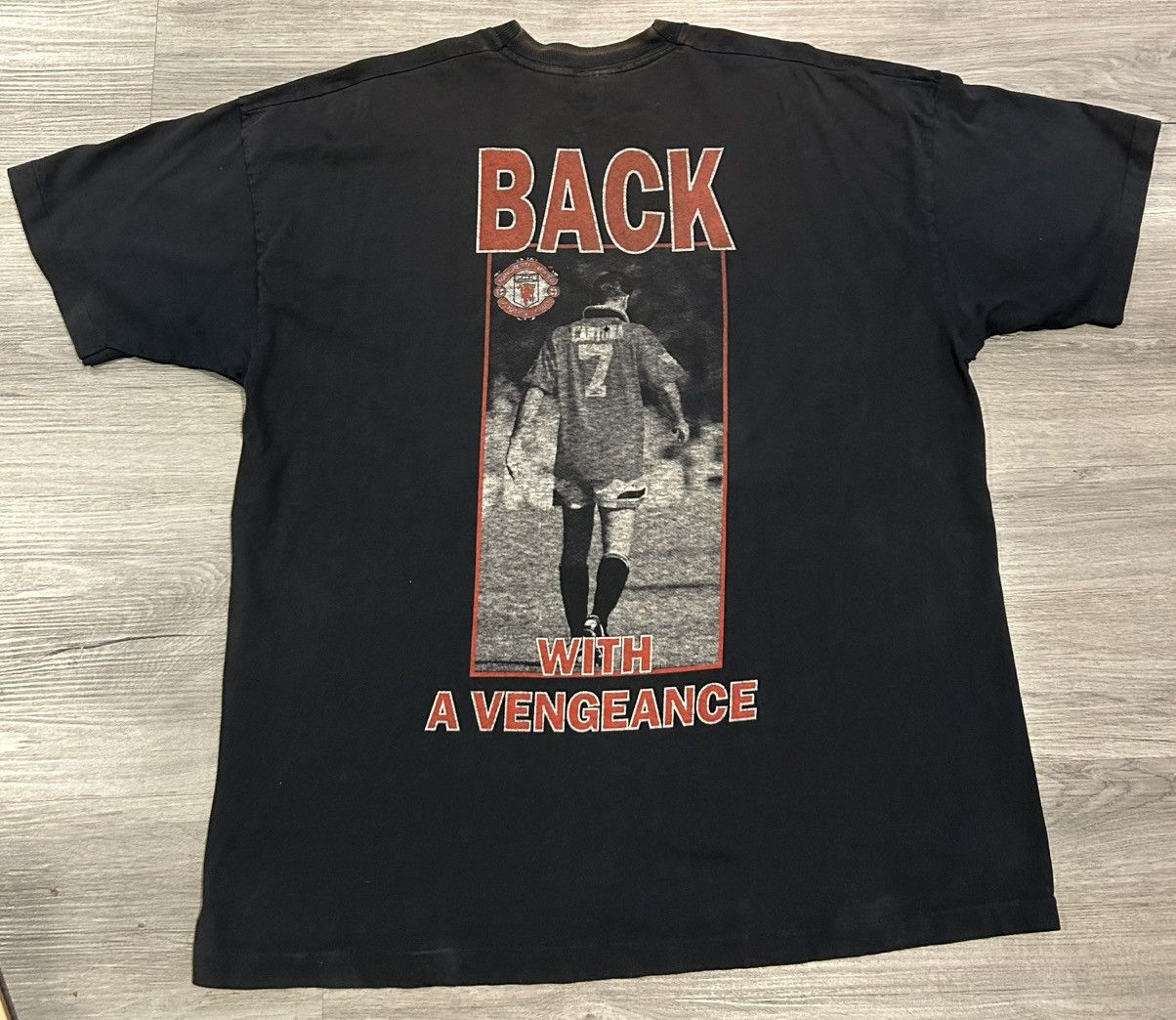 Vintage 90s Eric Cantona Manchester United "Back with a Vengeance” Size US XL / EU 56 / 4 - 2 Thumbnail