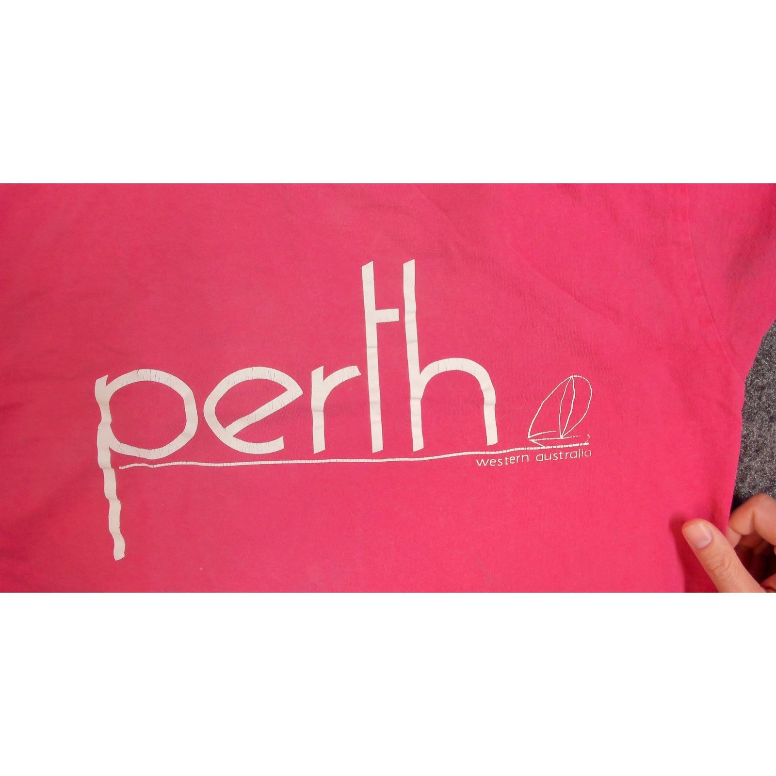 Vintage VTG 90s Aussie Themes Perth Sailboat Single Stitch Tee Pink Size US M / EU 48-50 / 2 - 7 Thumbnail