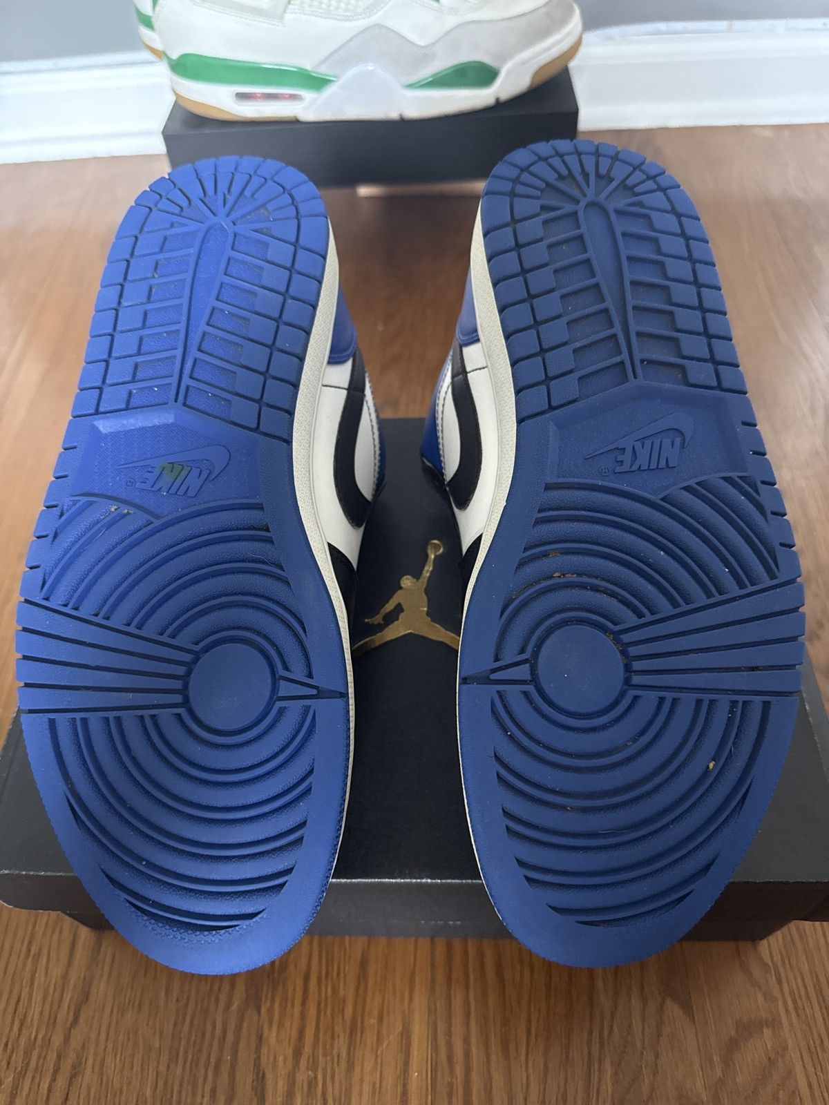 Jordan Brand 2019 Jordan 1 Low Royal Toe Size US 9 / EU 42 - 5 Thumbnail