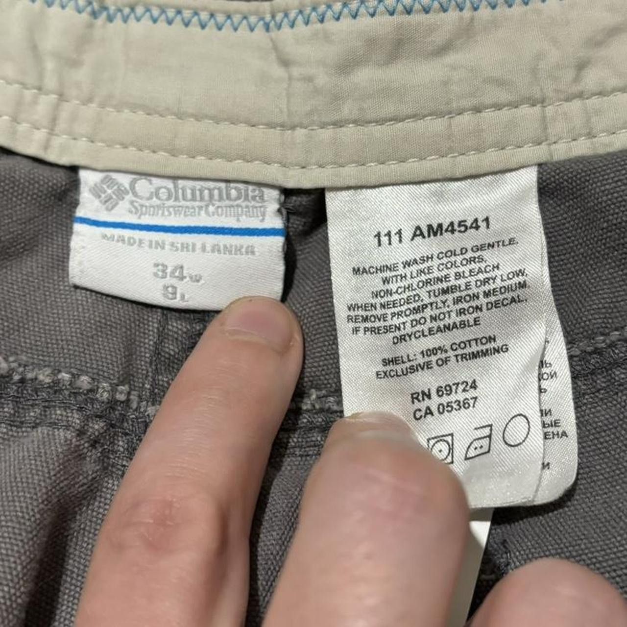 Columbia × Vintage Vintage Columbia Faded Grey Hiking Shorts Size US 34 / EU 50 - 5 Thumbnail