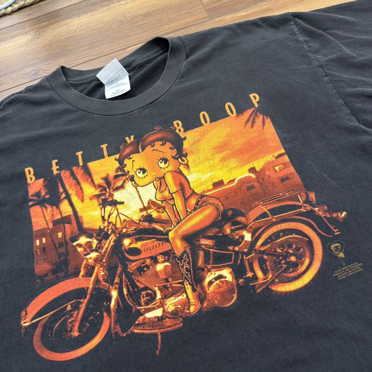 Other Vintage ‘97 Betty Boop Motorcycle Faded Black Tee Shirt Size US XL / EU 56 / 4 - 2 Thumbnail