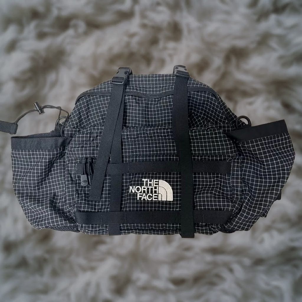 Supreme × The North Face Supreme The North Face Split Waist Bag in
