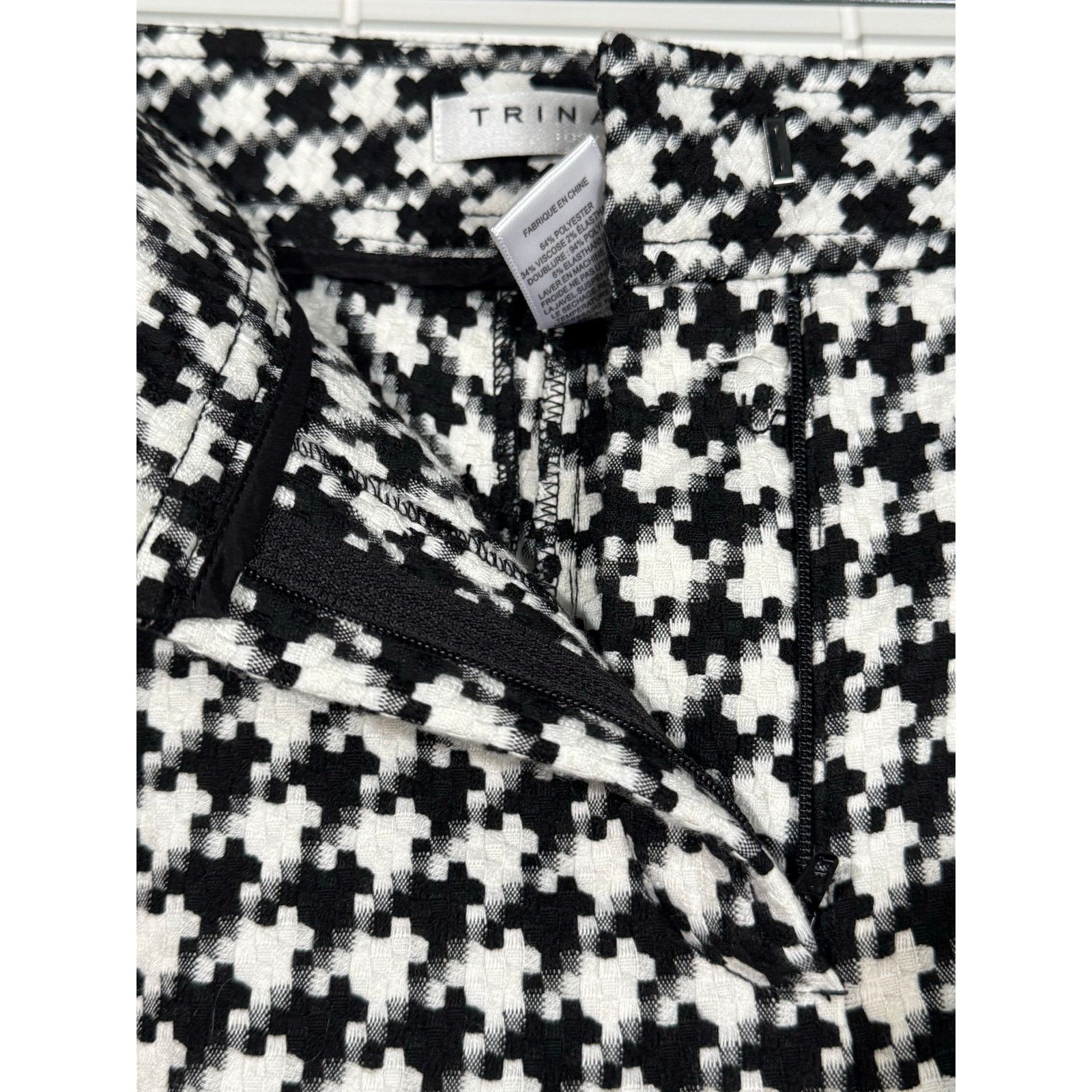 Trina Turk Trina Turk · Houndstooth Flare Pants · Bell Bottom · Size 4 Size 27" / US 4 / IT 40 - 5 Thumbnail