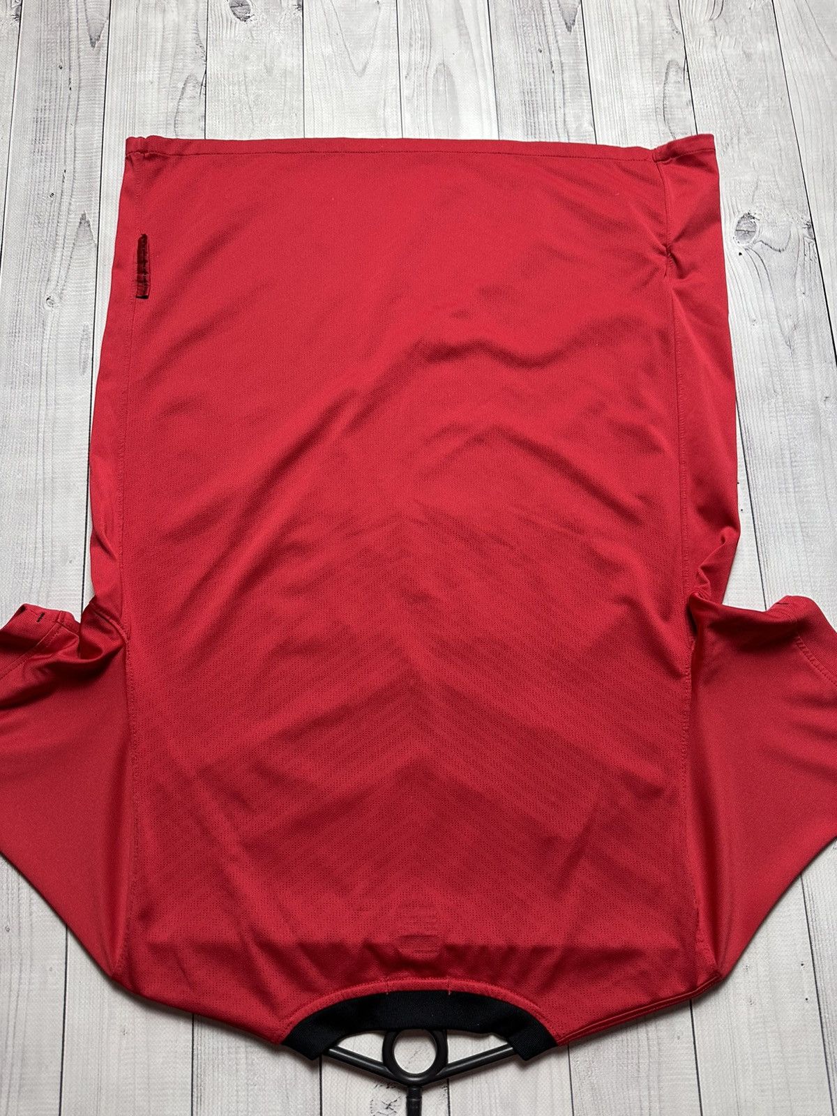 Nike × Vintage Vintage Nike Manchester United soccer jersey size M red Size US M / EU 48-50 / 2 - 8 Thumbnail