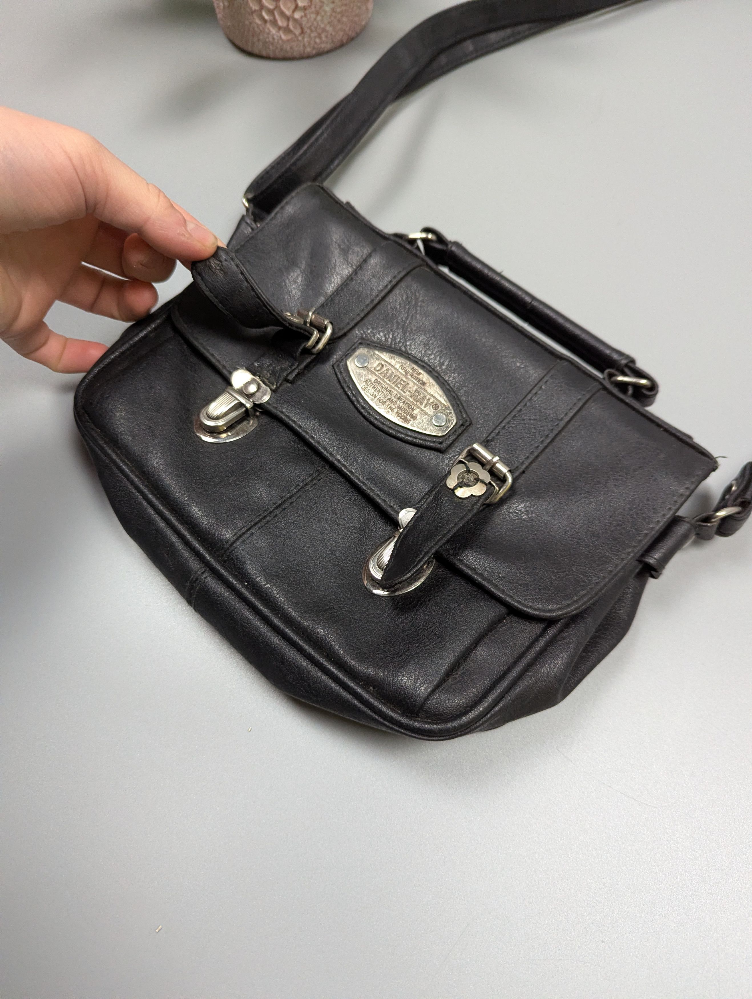 Vintage Vintage Daniel Ray Black Leather Shoulder Bag Size ONE SIZE - 6 Thumbnail
