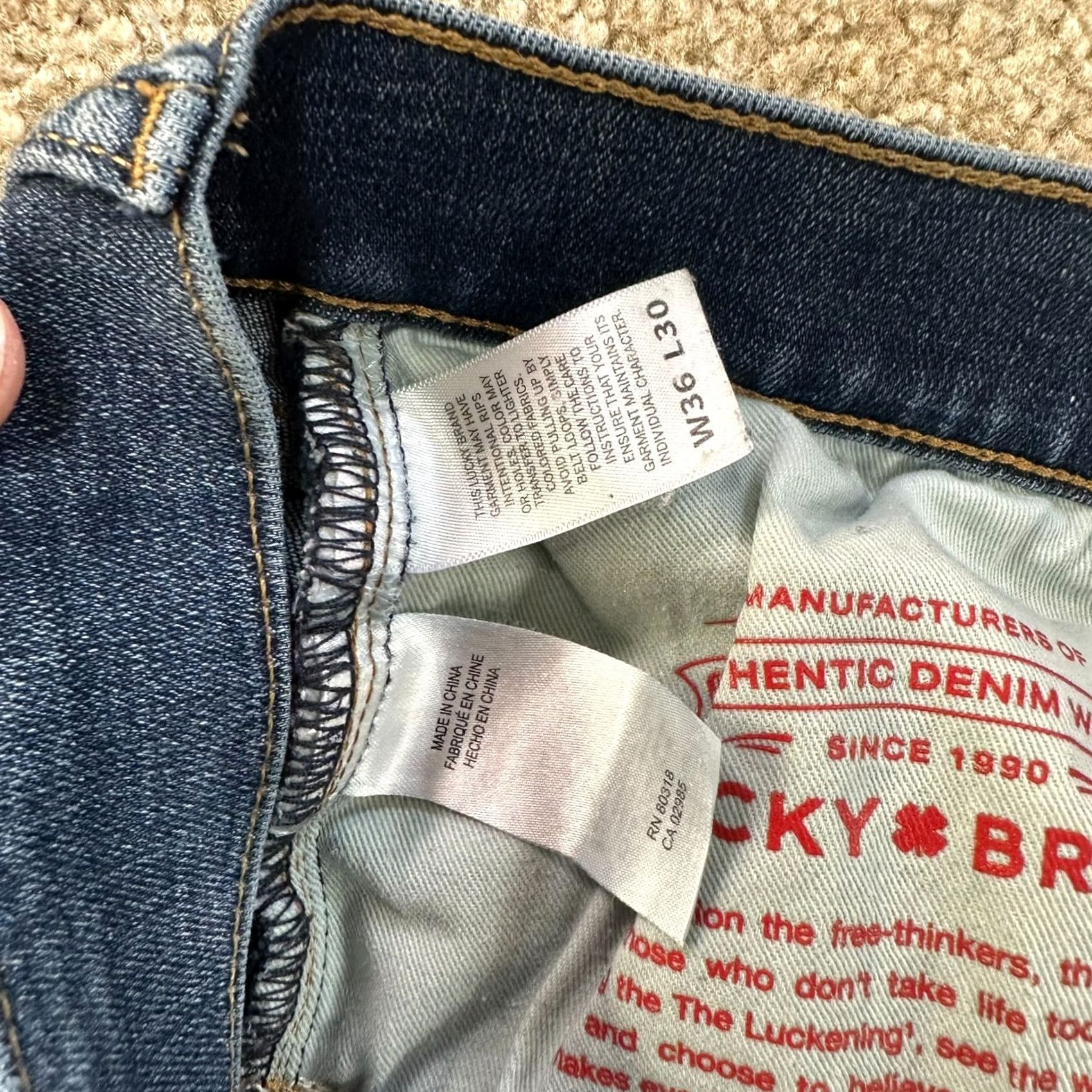 Lucky Brand Lucky Brand 363 Jeans Mens 36x30 Blue Denim Straight 5-Pocket Regular Rise Mid Vintage: No (adjusted for clarity) Size US 36 / EU 52 - 6 Thumbnail