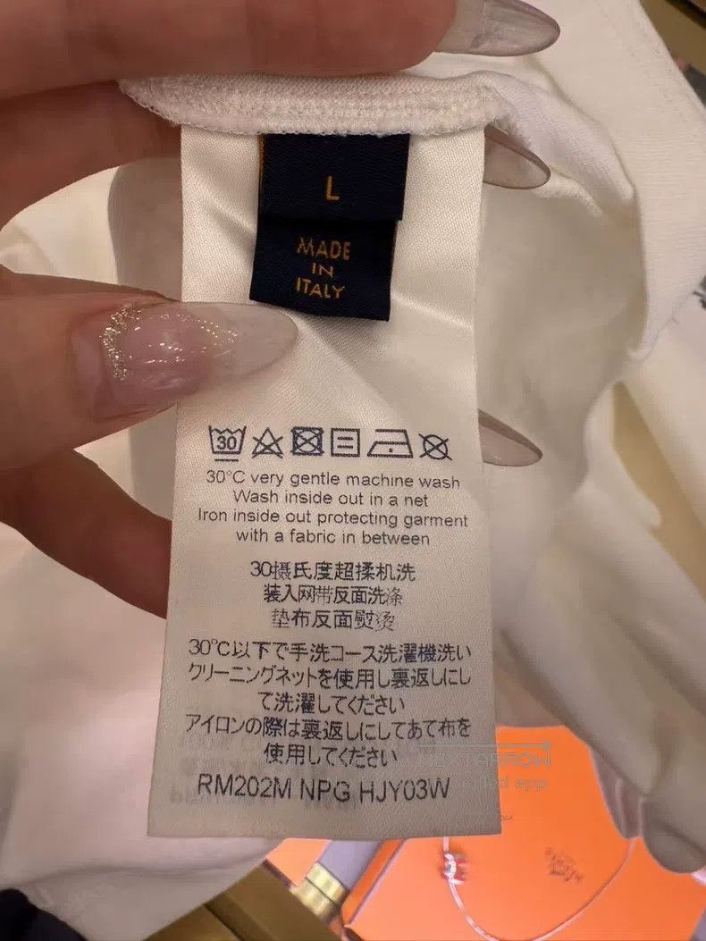 Louis Vuitton Louis Vuitton Lianliankan embroidered logo half-sleeve T-s Size US L / EU 52-54 / 3 - 8 Thumbnail