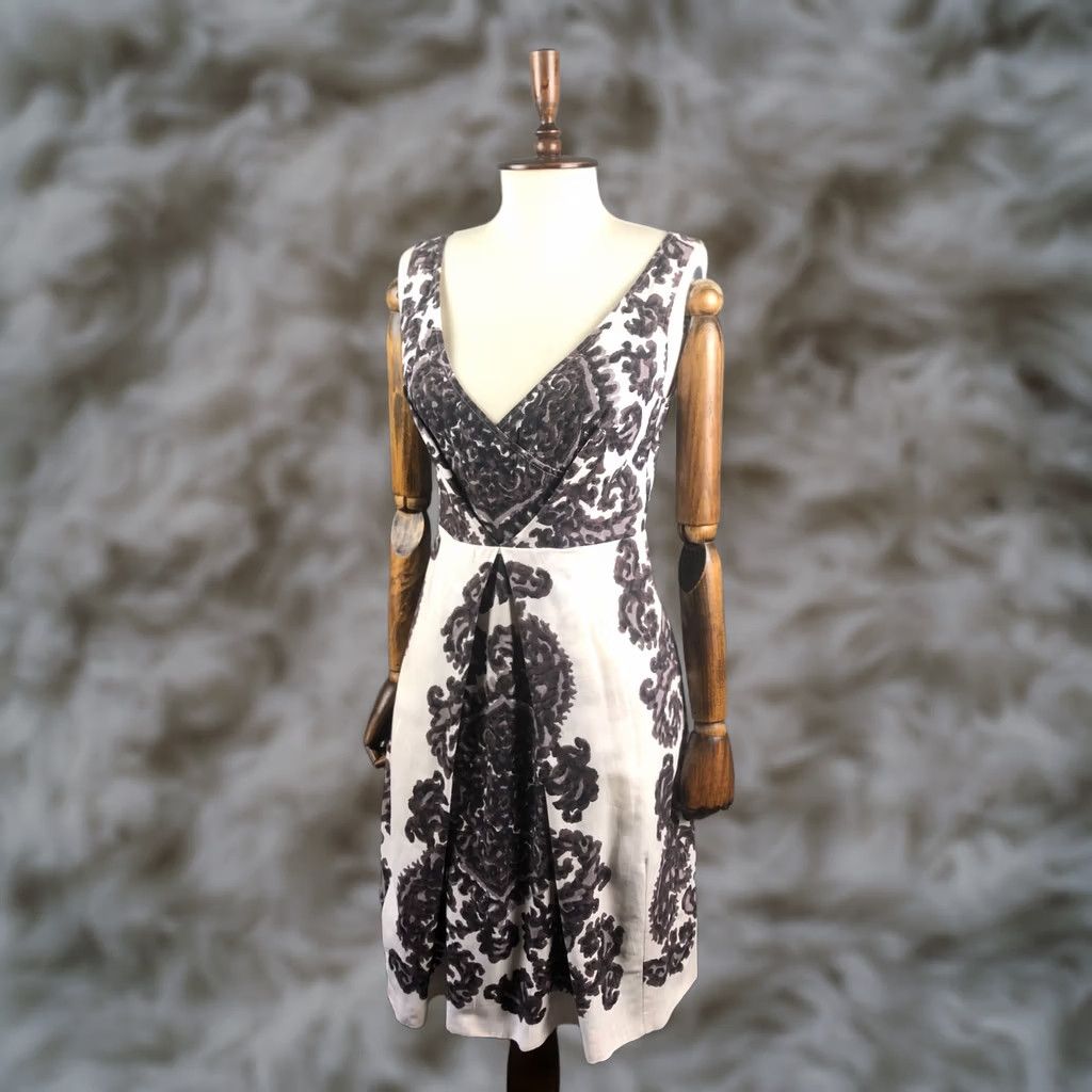 Sportmax Sportmax Women's Sleeveless Dress Cotton White Floral Knee Length A-Line V-Neck 8 USA/Shipped Worldwide Size M / US 6-8 / IT 42-44 - 1 Thumbnail