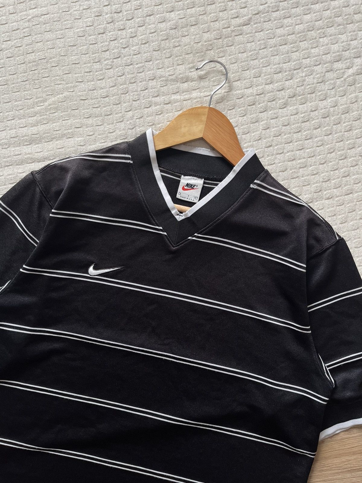 Nike Vintage 90’s Nike Stripe Jersey Black & White Size US S / EU 44-46 / 1 - 2 Thumbnail