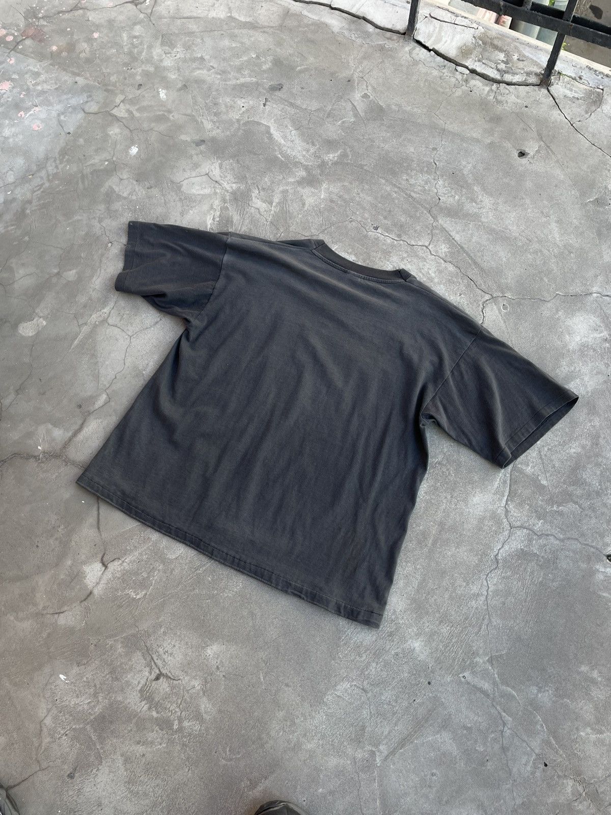 Vintage Ancient 1980s Single Stitched T-Shirt, Sunfade Size US L / EU 52-54 / 3 - 6 Thumbnail