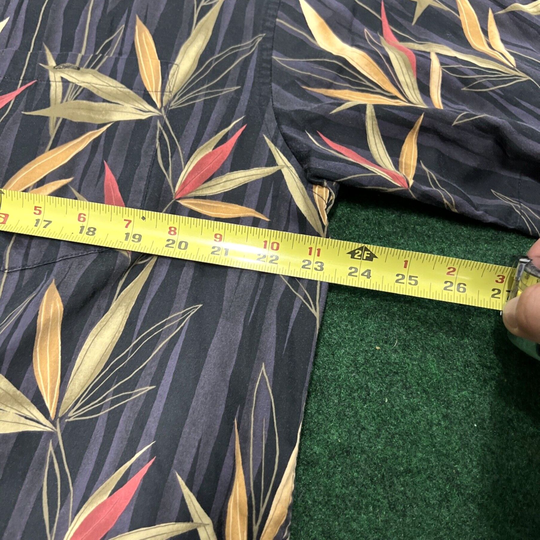 Hilo Hattie Vtg Hilo Hattie Mens Short Sleeve Button Up Hawaiian Shirt Bright Floral Sz Larg Size US L / EU 52-54 / 3 - 6 Thumbnail