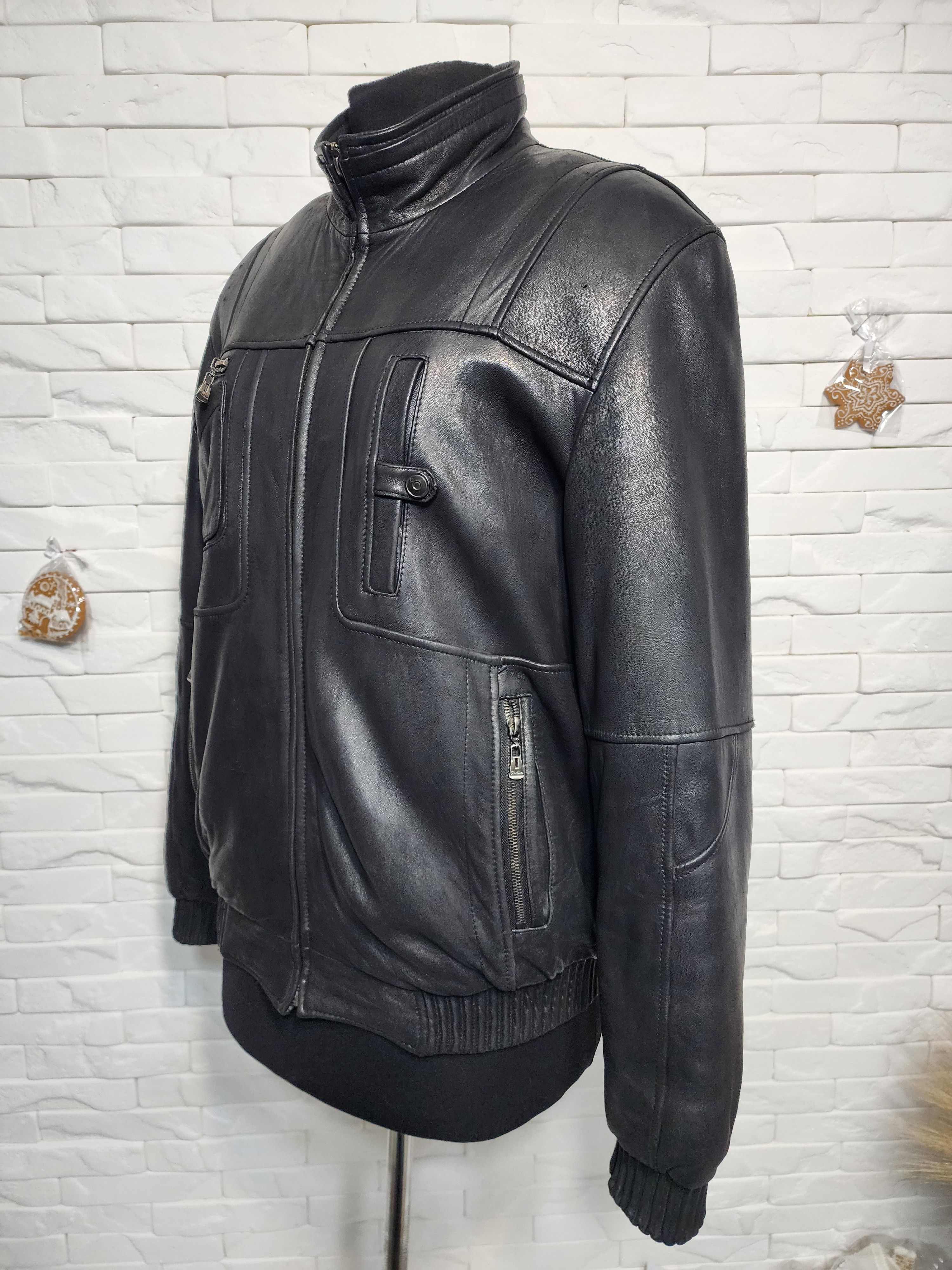 Uniqlo Men's Black Genuine Leather Jacket: Zipper Pockets. Size US L / EU 52-54 / 3 - 2 Thumbnail