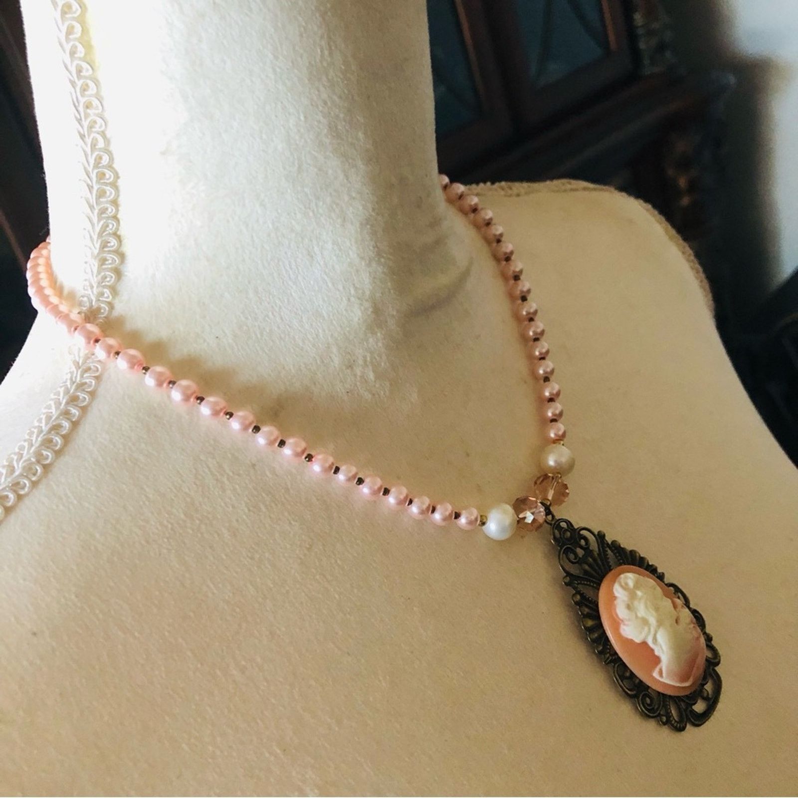 Handmade Handcrafted repurpose victorian lady cameo Pearl necklace Size ONE SIZE - 3 Thumbnail