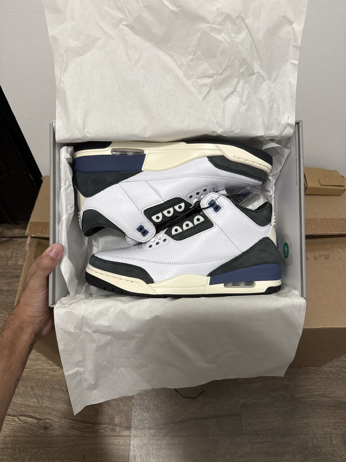 Jordan Brand Air Jordan 3 Retro 3 OG SP A Ma Maniére Diffused Blue Size US 10 / EU 43 - 1 Thumbnail