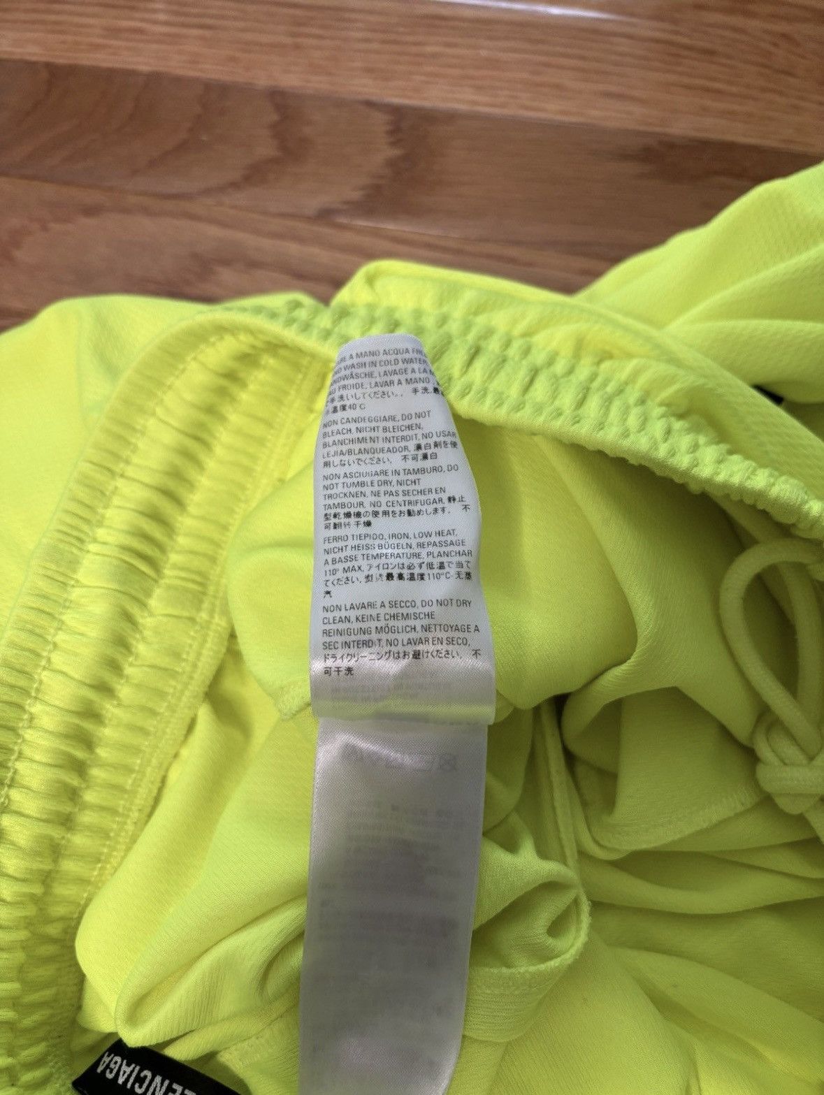 Balenciaga Neon Balenciaga Shorts Size US 30 / EU 46 - 8 Thumbnail