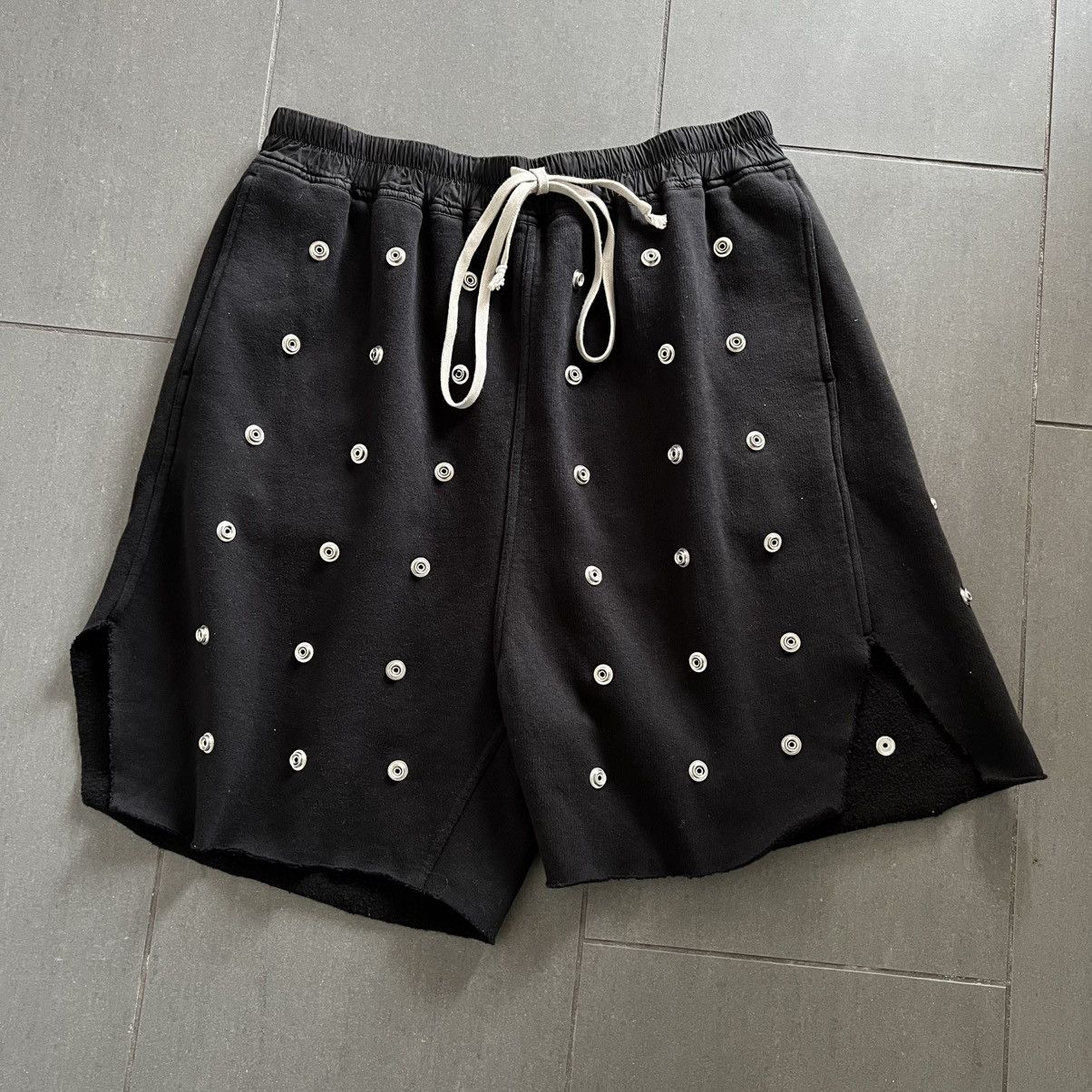 Rick Owens Rick Owens SS24 LIDO Press Stud Embellished Shorts Size US 32 / EU 48 - 2 Thumbnail
