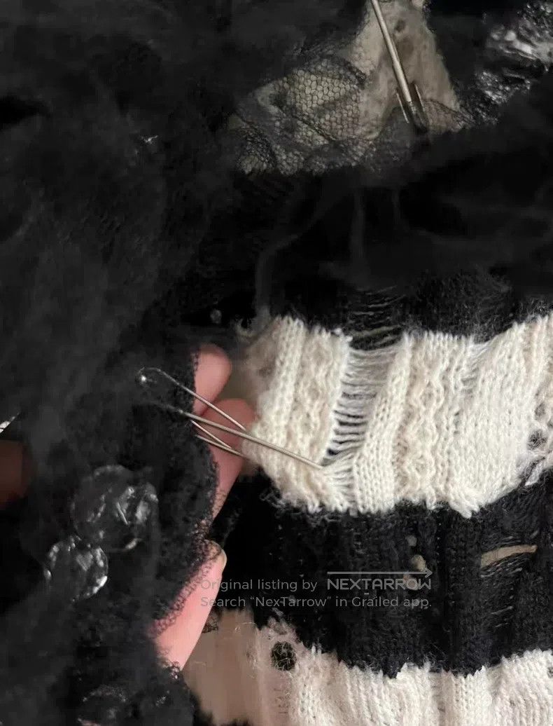 Comme des Garcons Comme Des Garcons Black and white pin-netted holey knitted Size S / US 4 / IT 40 - 6 Thumbnail
