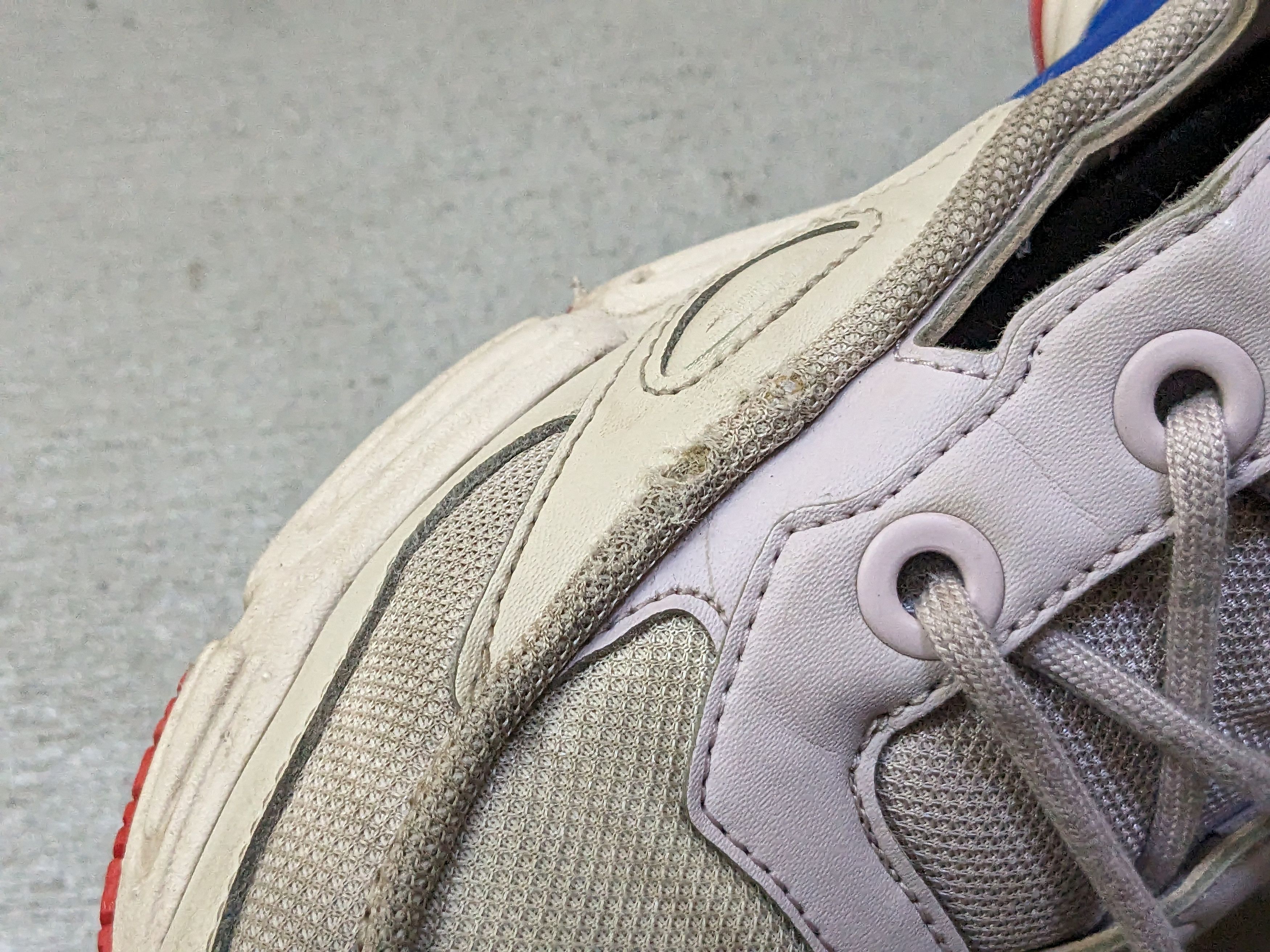 Adidas × Raf Simons Adidas x Raf Simons Ozweego Replicant Size 7 Low F34237 Size US 7 / EU 40 - 11 Thumbnail