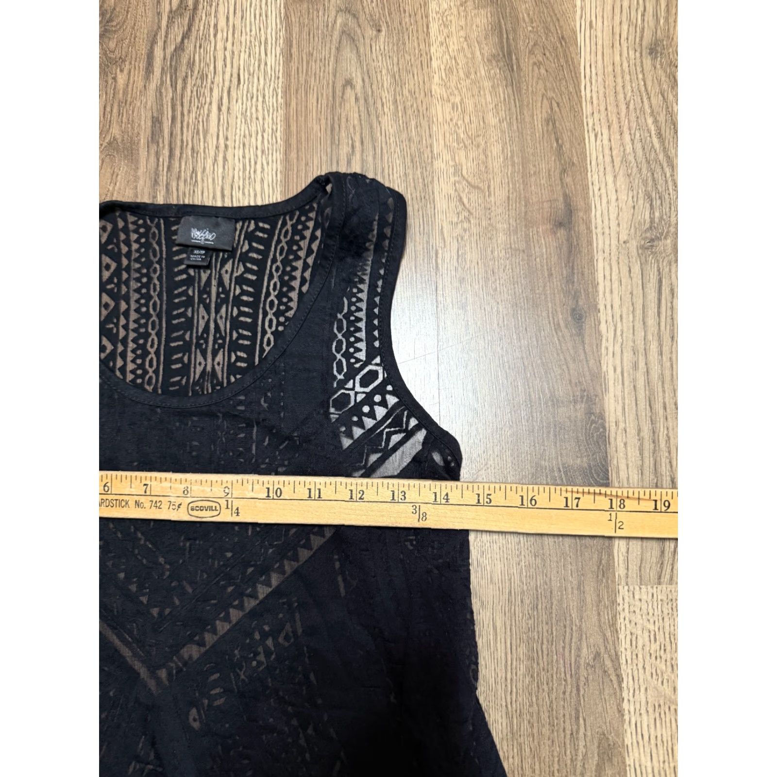 Mossimo Mossimo Tank Top Women's XS Black See Trough Scoop Neck Tank Top, Mossimo Tank Top, Women's Size XS, Black, See Trough, Scoop Neck Size XS / US 0-2 / IT 36-38 - 3 Thumbnail