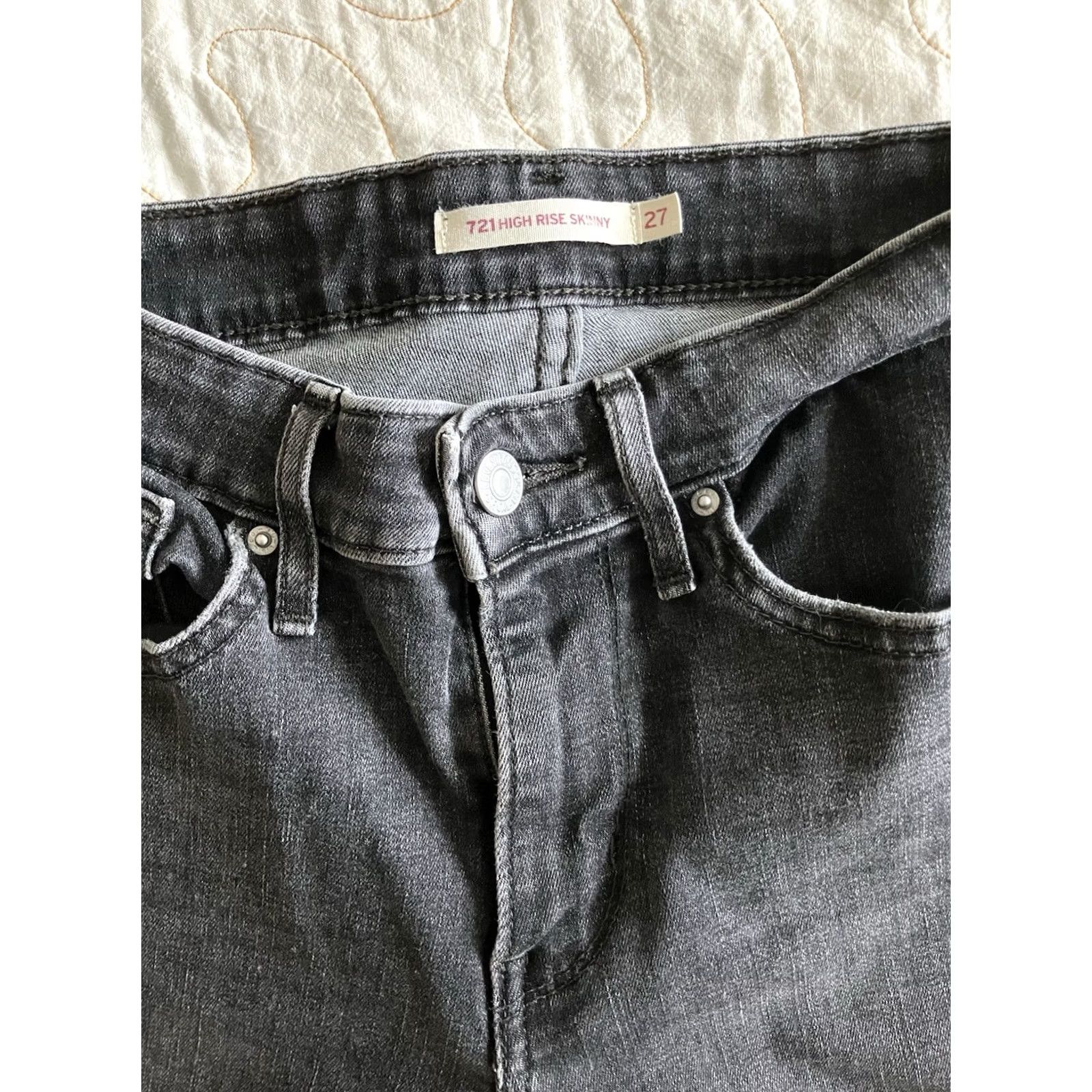 Levi's Levi’s Women Jeans Size 27 Black 720 High-Rise Super Skinny Stretch Denim Cut Jeans Skinny Womens 27in Inseam 27in Regular Stretch Size 27" / US 4 / IT 40 - 6 Thumbnail