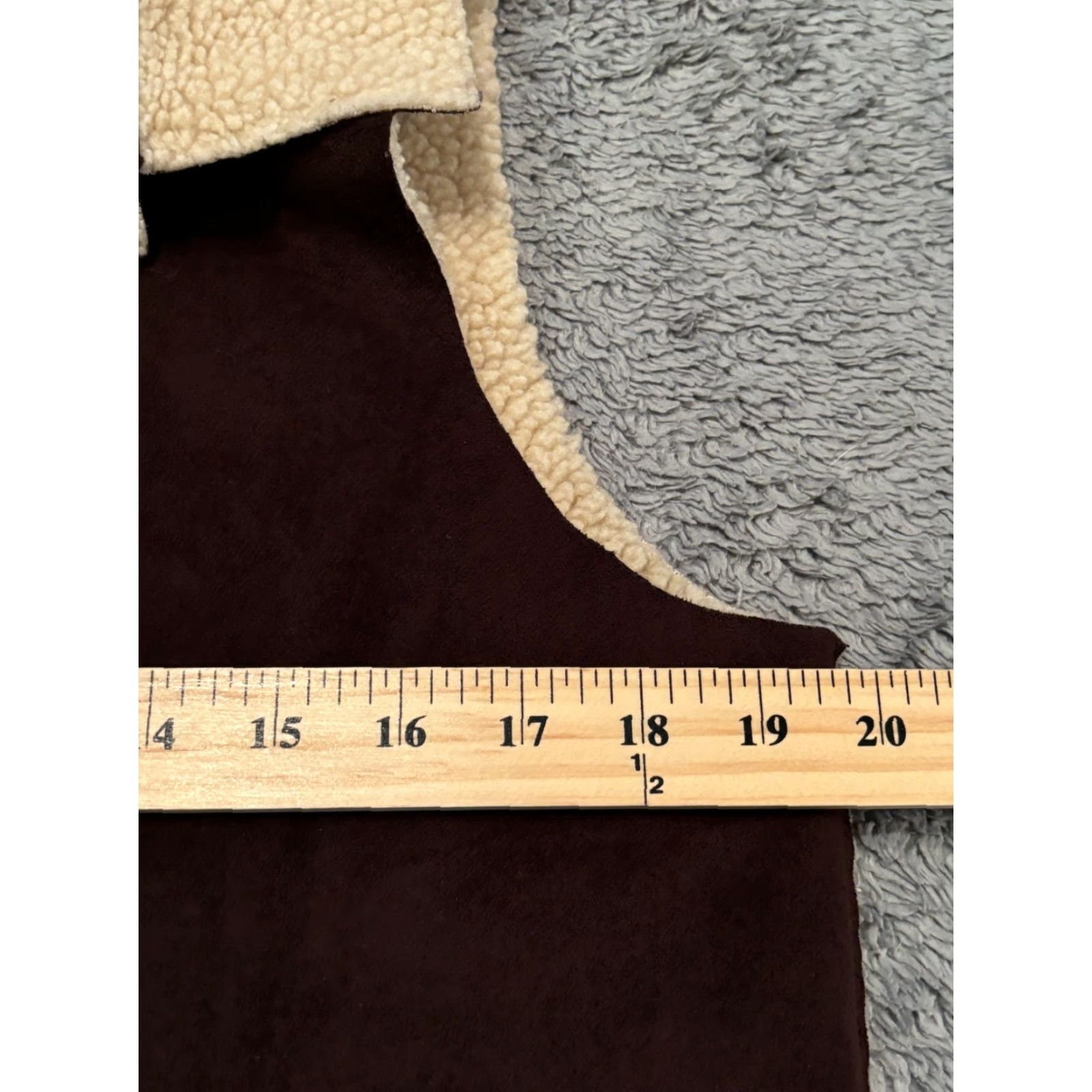 Ralph Lauren VINTAGE Lauren Ralph Lauren Faux Suede Vest Womens XL Brown Sherpa Lined Button Jacket Size XL / US 12-14 / IT 48-50 - 4 Thumbnail