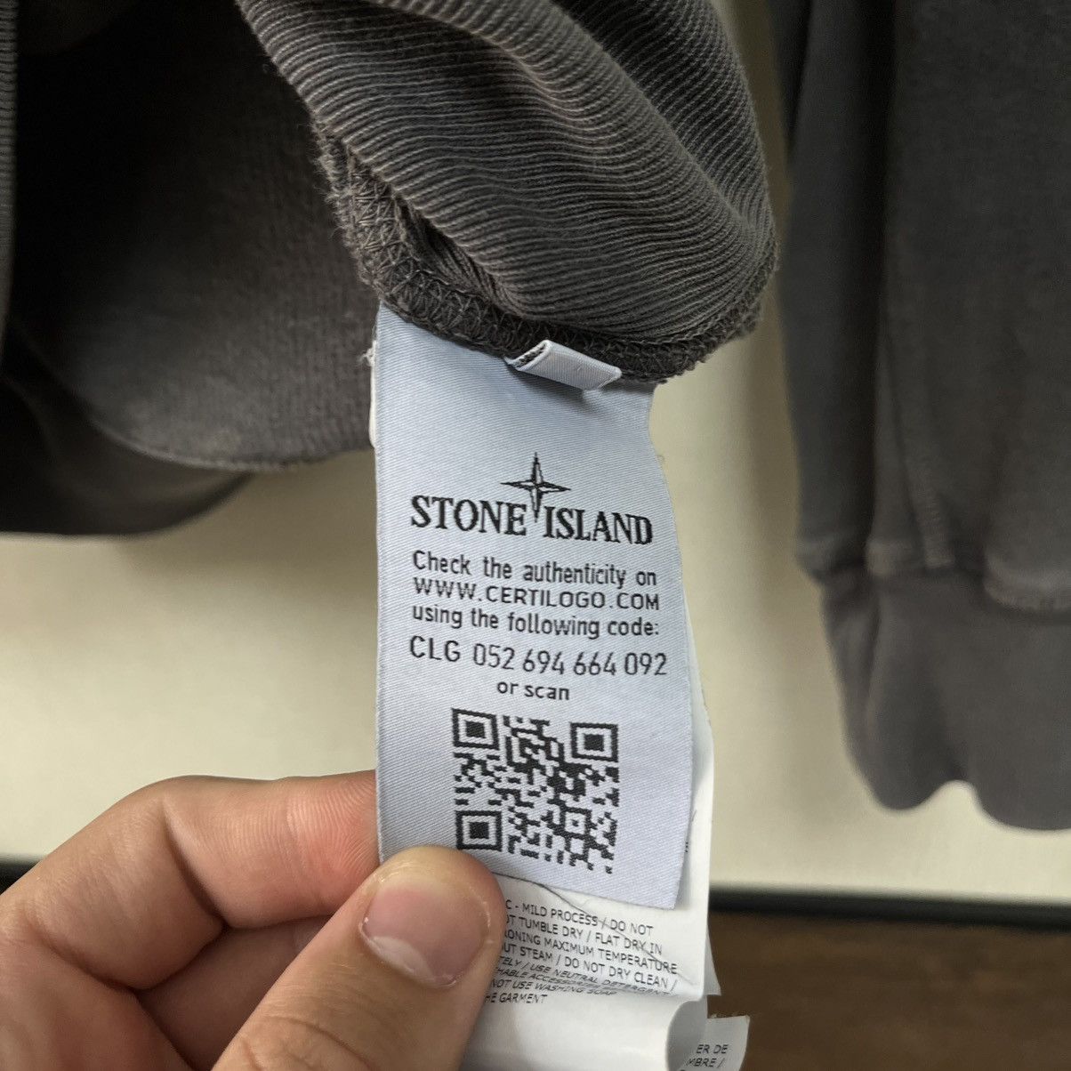 Stone Island Stone Island Sweatshirt Crewneck Grey Badge Logo Size US S / EU 44-46 / 1 - 7 Thumbnail