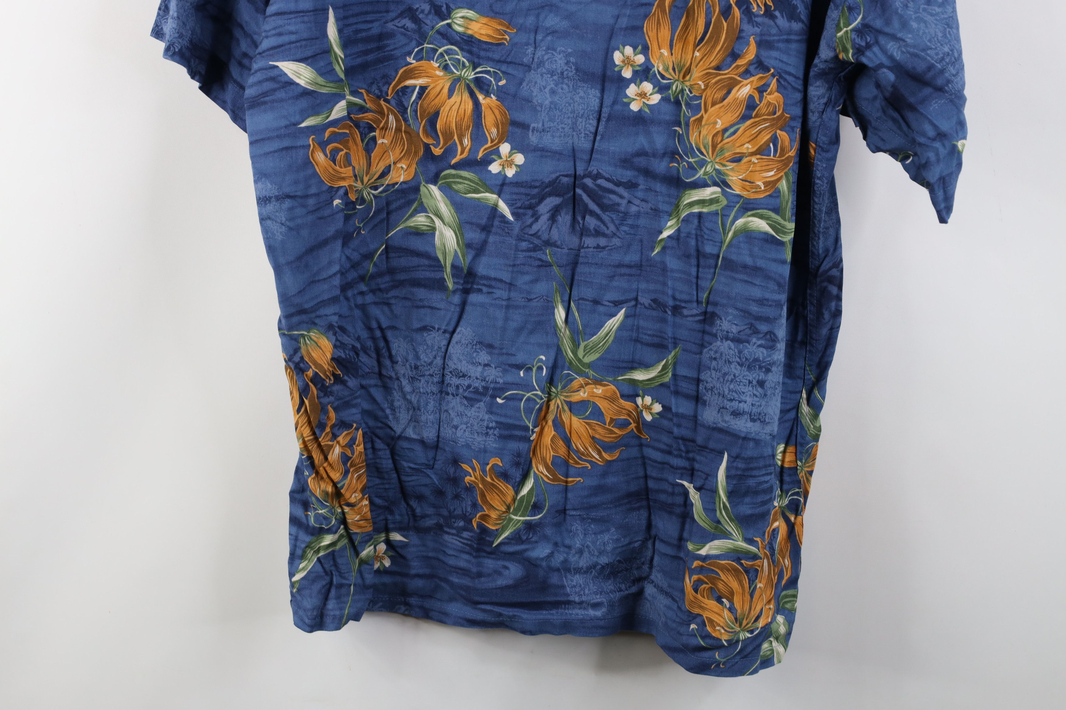 Vintage Vintage 90s Streetwear Gabardine Hawaiian Button Shirt Size US M / EU 48-50 / 2 - 12 Thumbnail
