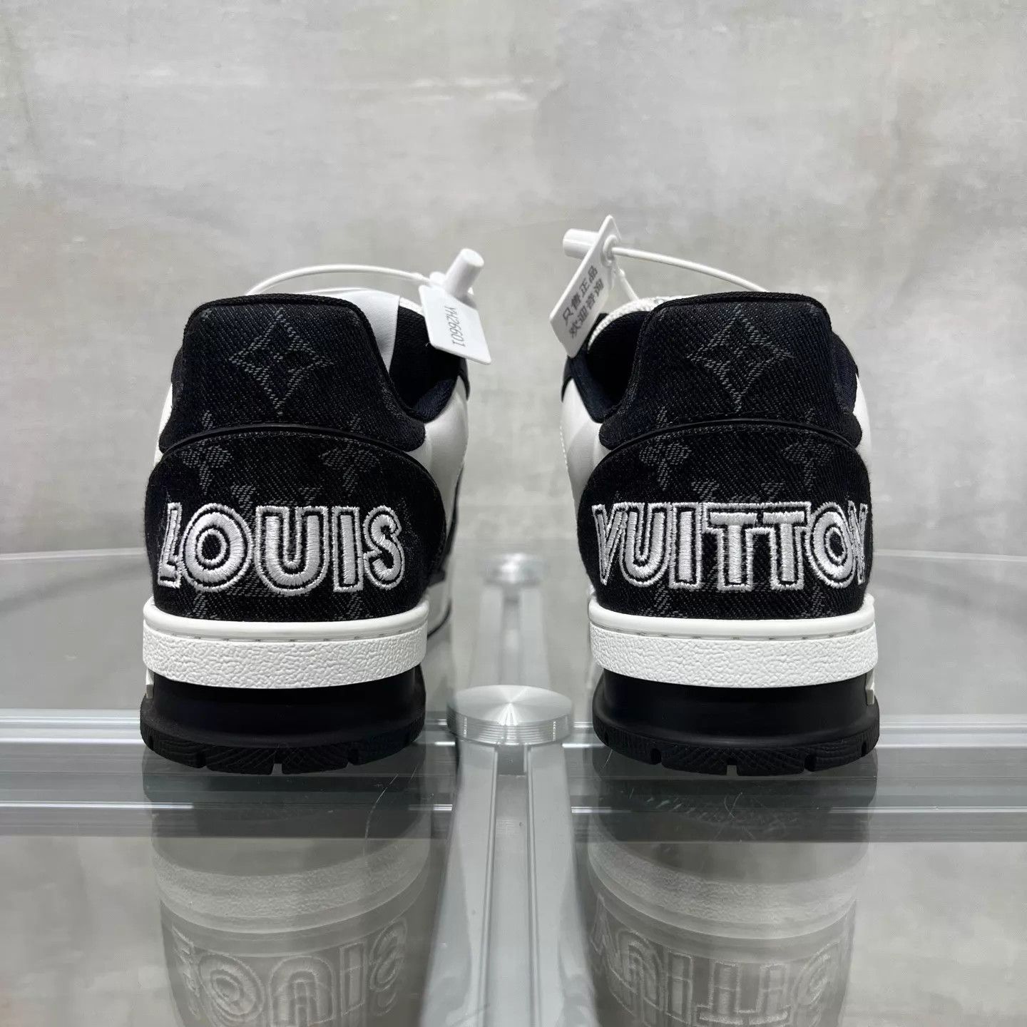 Louis Vuitton LV Trainer BW Velcro UK3.5/37.5 New Box Tried On Size US 7 / IT 37 - 6 Thumbnail