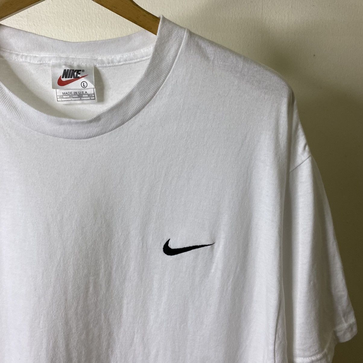 Nike 1990s Nike Essential Embroidery Small Swoosh T Shirt Size US XL / EU 56 / 4 - 2 Thumbnail