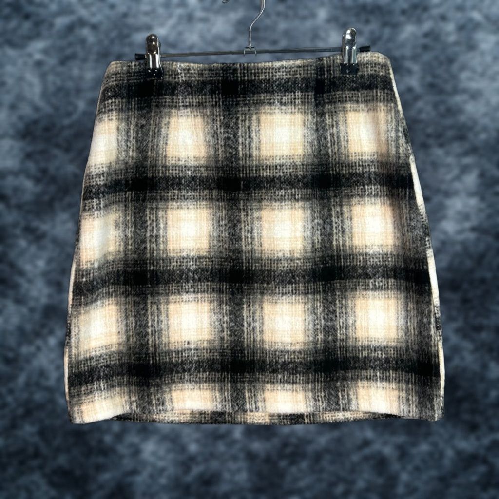 Vintage VINTAGE Potter's Pot Plaid Mini Skirt WITH Back Zip Size M Black Womens Short Skirt (Broken) Potters Pot Size 32" / US 10 / IT 46 - 1 Thumbnail