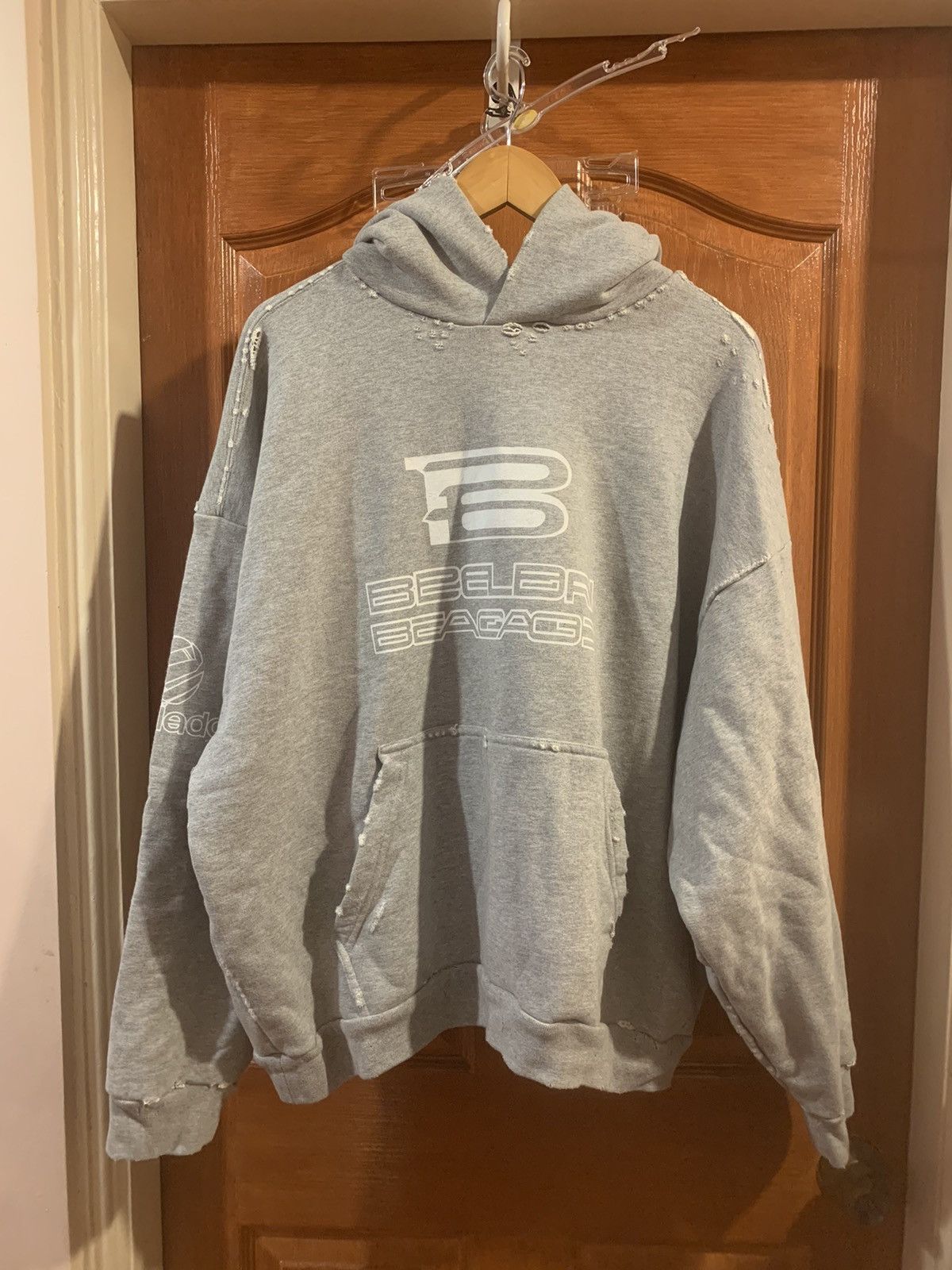 Balenciaga Balenciaga ai generated hoodie RARE Size US XL / EU 56 / 4 - 3 Thumbnail