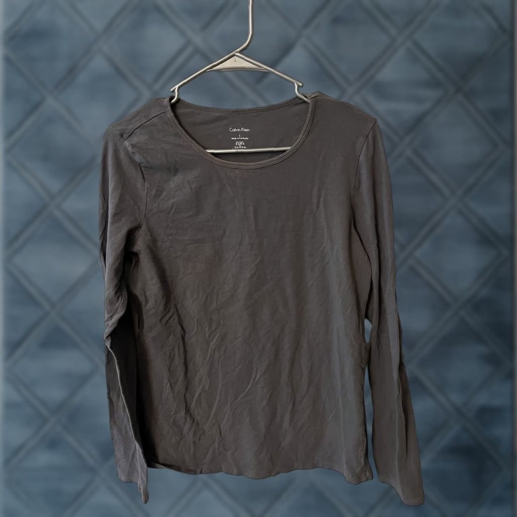 Calvin Klein Calvin Klein T-Shirt Shirt Women Long Sleeve Crew Neck L Gray 100% Cotton Basic Casual Classic Fit Size L / US 10 / IT 46 - 1 Thumbnail