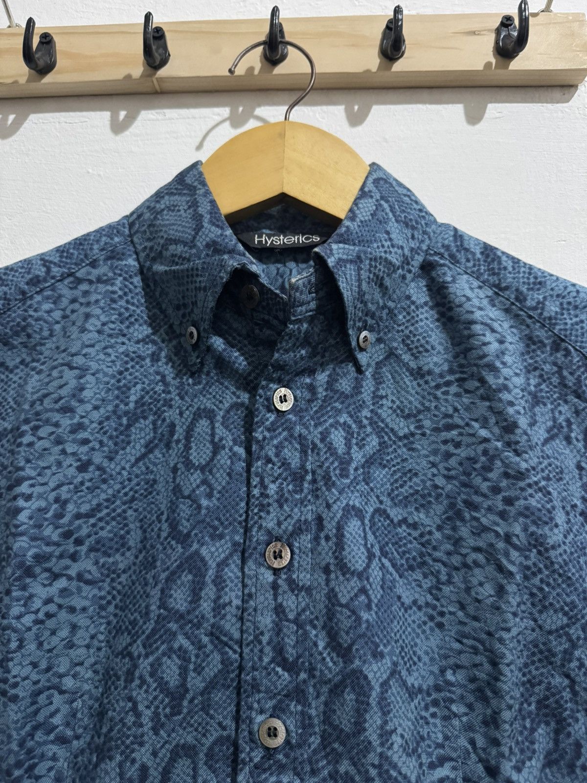 Hysteric Glamour RARE HYSTERIC GLAMOUR SNAKESKIN SHIRT Size US M / EU 48-50 / 2 - 2 Thumbnail