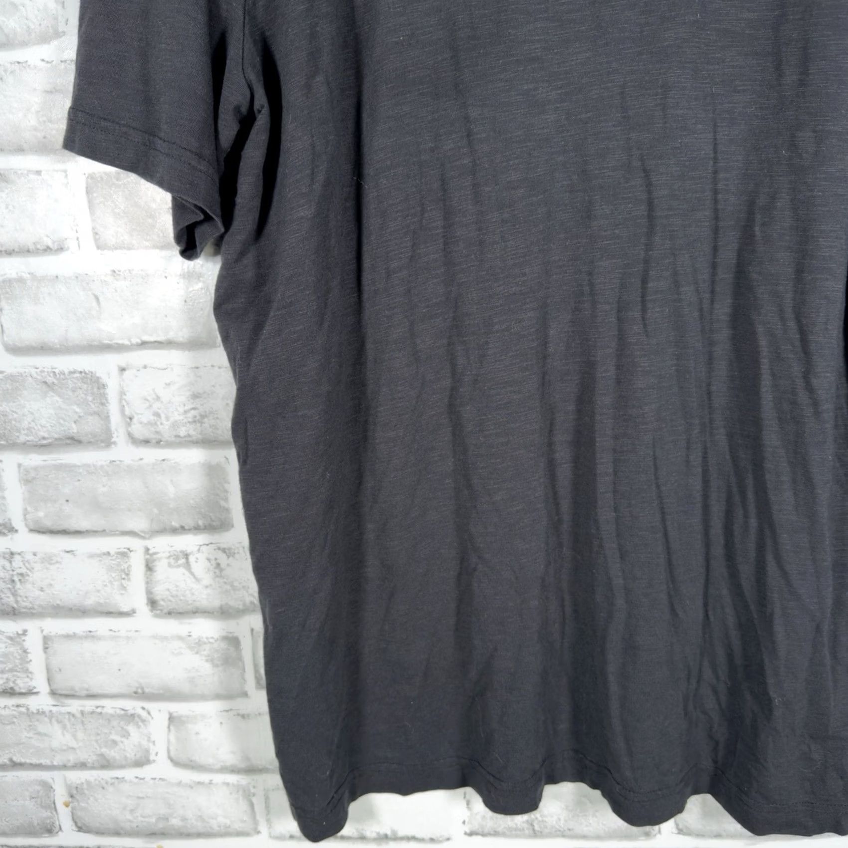 TravisMathew Travis Mathew V-Neck Tee Mens Size L Black Casual (2) Size US L / EU 52-54 / 3 - 3 Thumbnail