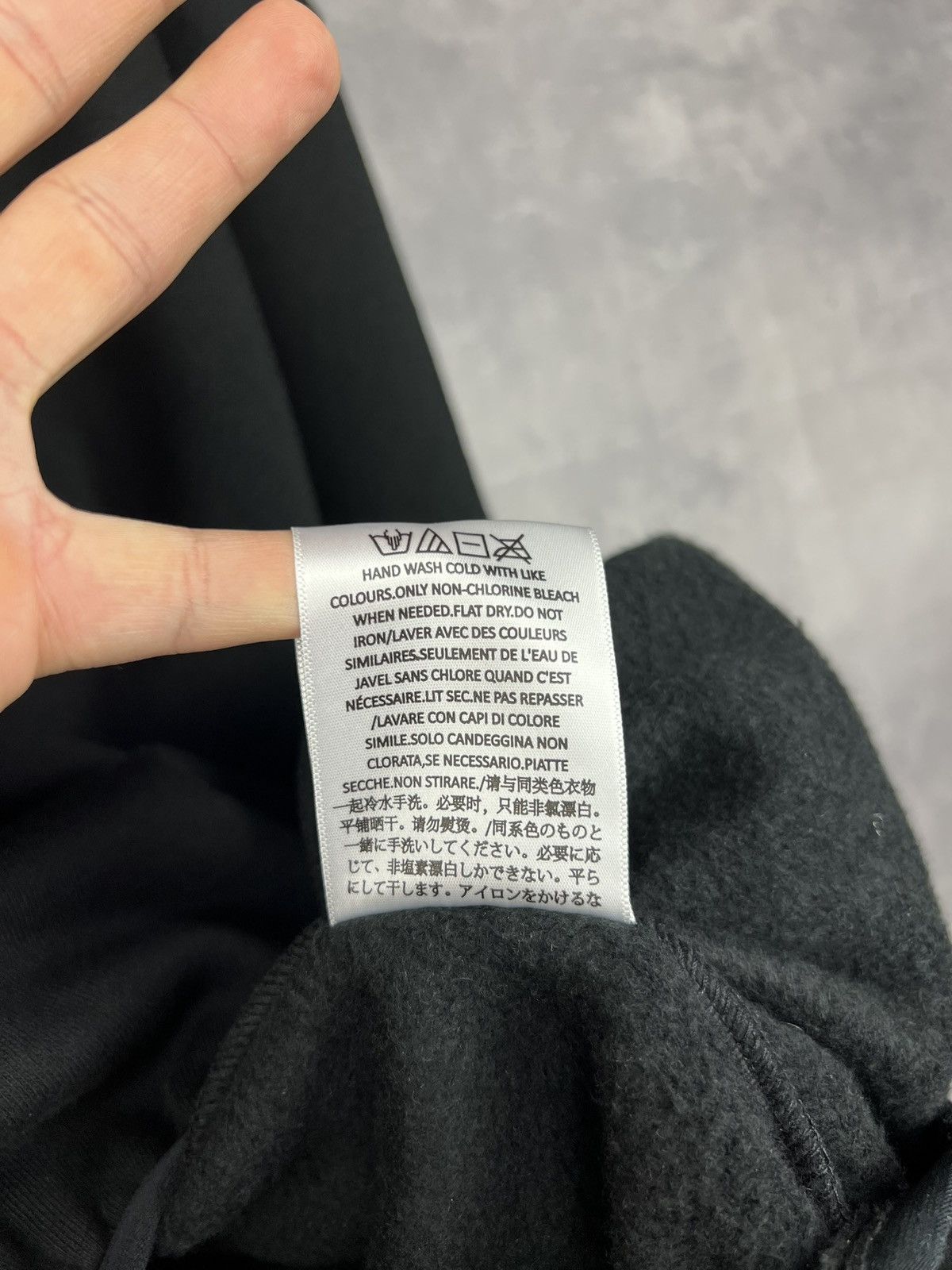Fear of God fear of god essentials nylon fleece black hoodie size L Size US L / EU 52-54 / 3 - 15 Thumbnail