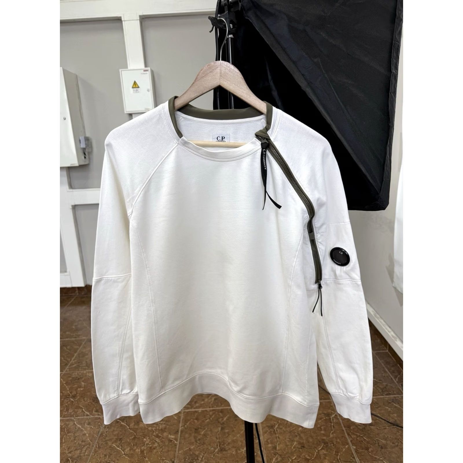 Vintage C. P. Company Sweatshirt Mens Asymmetrical Zip Lens Y2K White M Rare Vintage Issues Size US M / EU 48-50 / 2 - 2 Thumbnail