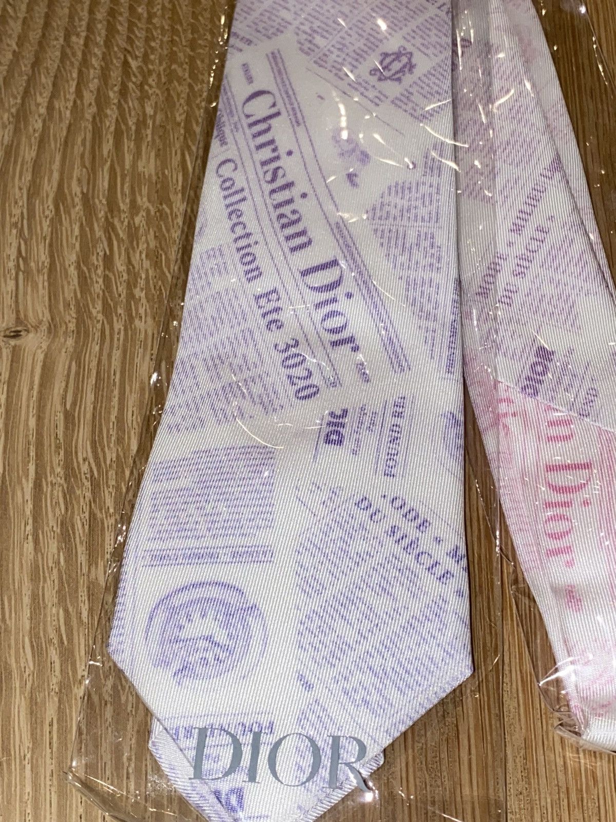 Daniel Arsham × Dior Daniel Arsham x Dior Tie Color Newspaper Size ONE SIZE - 2 Thumbnail