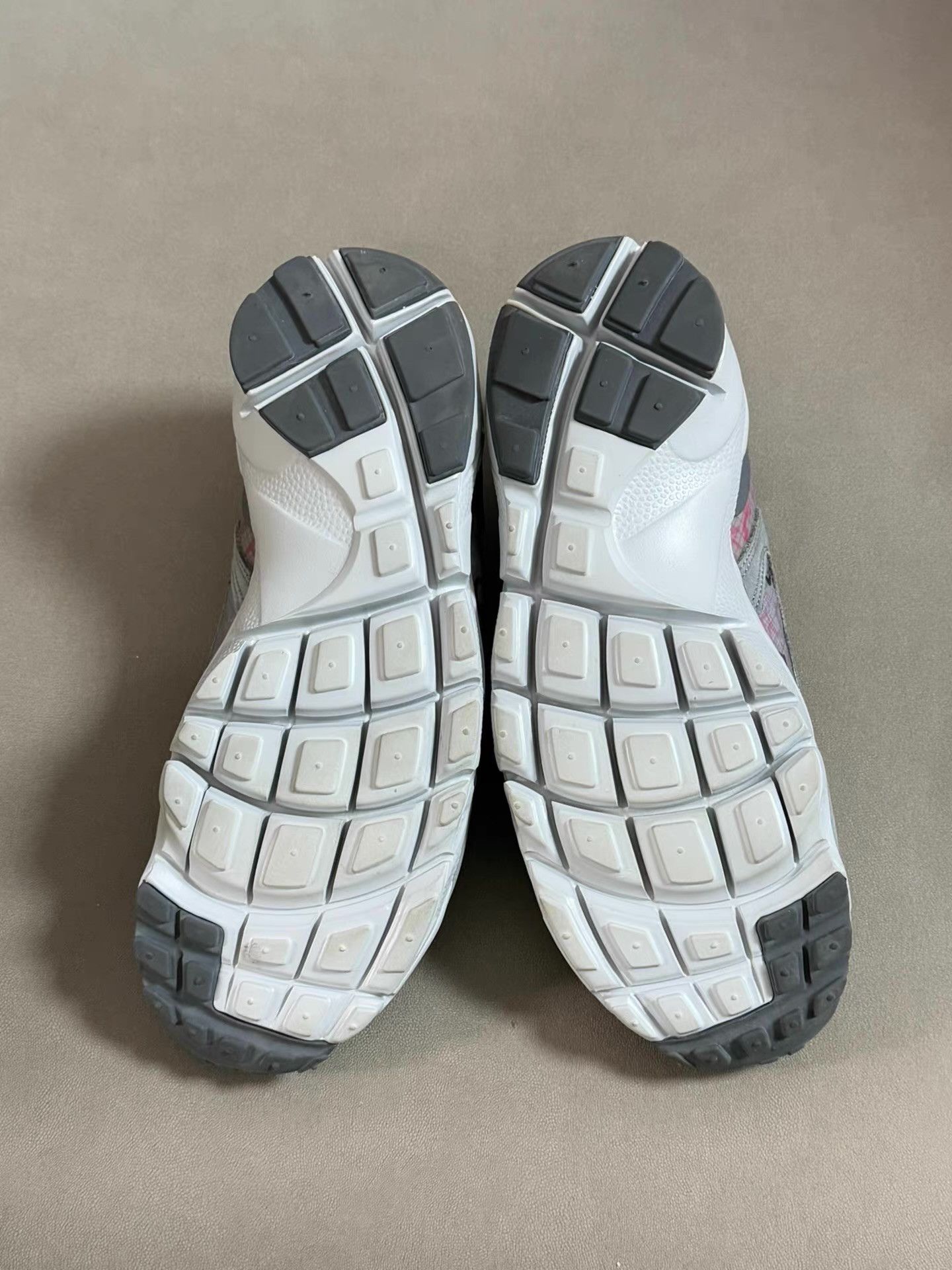 Nike Nike Footscape Cherry Blossom Ｑ20 Size US 7.5 / EU 40-41 - 2 Thumbnail