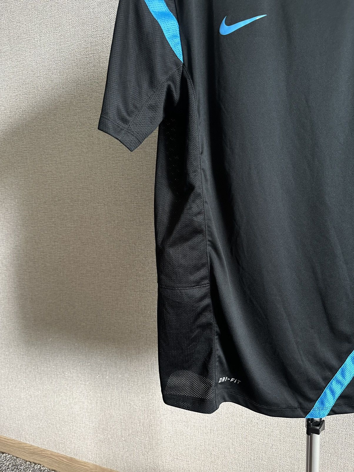 Nike 2010/11 Nike Internazionale Vintage Training Jersey Size US L / EU 52-54 / 3 - 5 Thumbnail