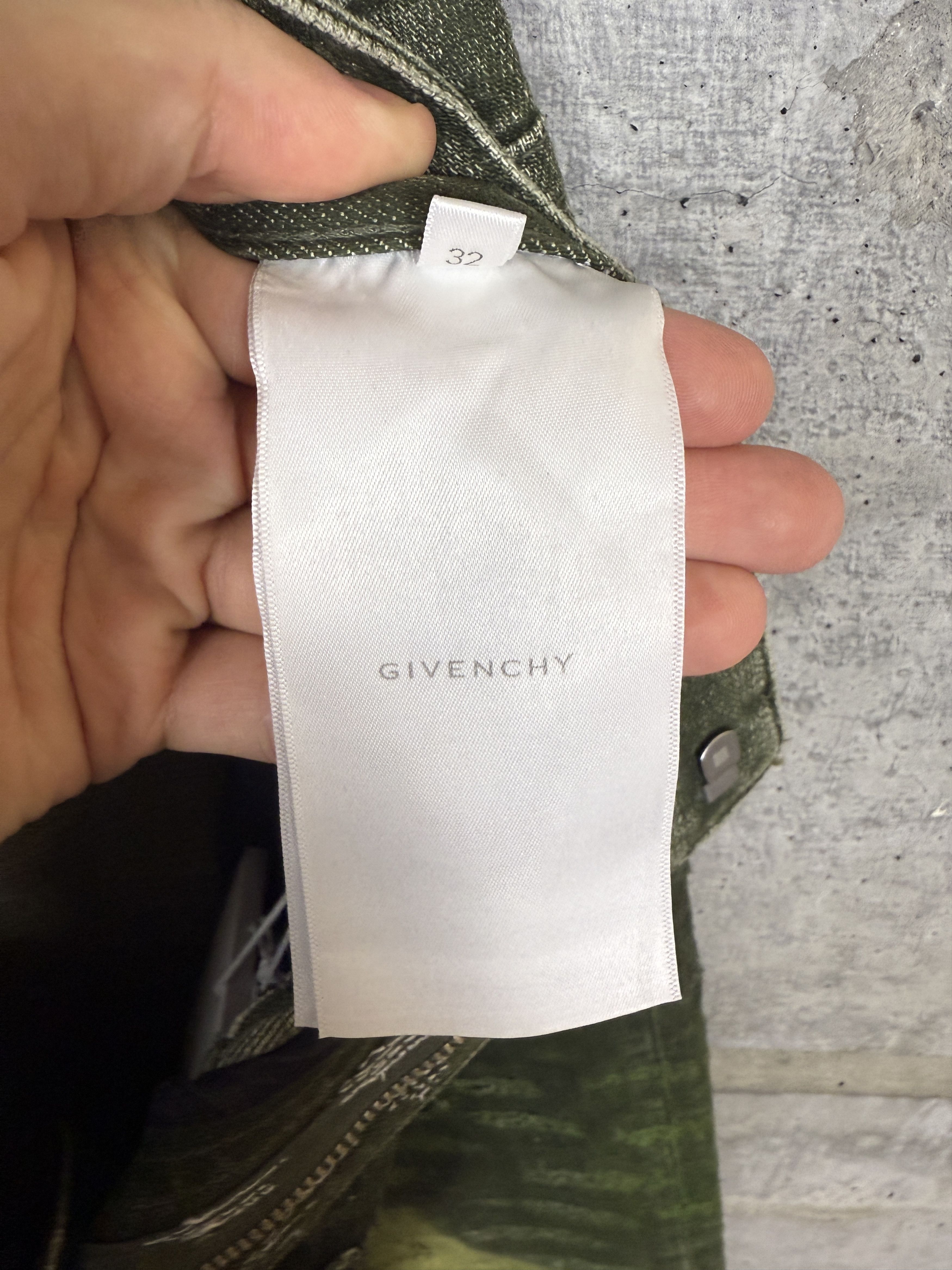 Givenchy $2000 Givenchy Slim Fit Tapered Distressed Paint Jeans Size US 32 / EU 48 - 11 Thumbnail