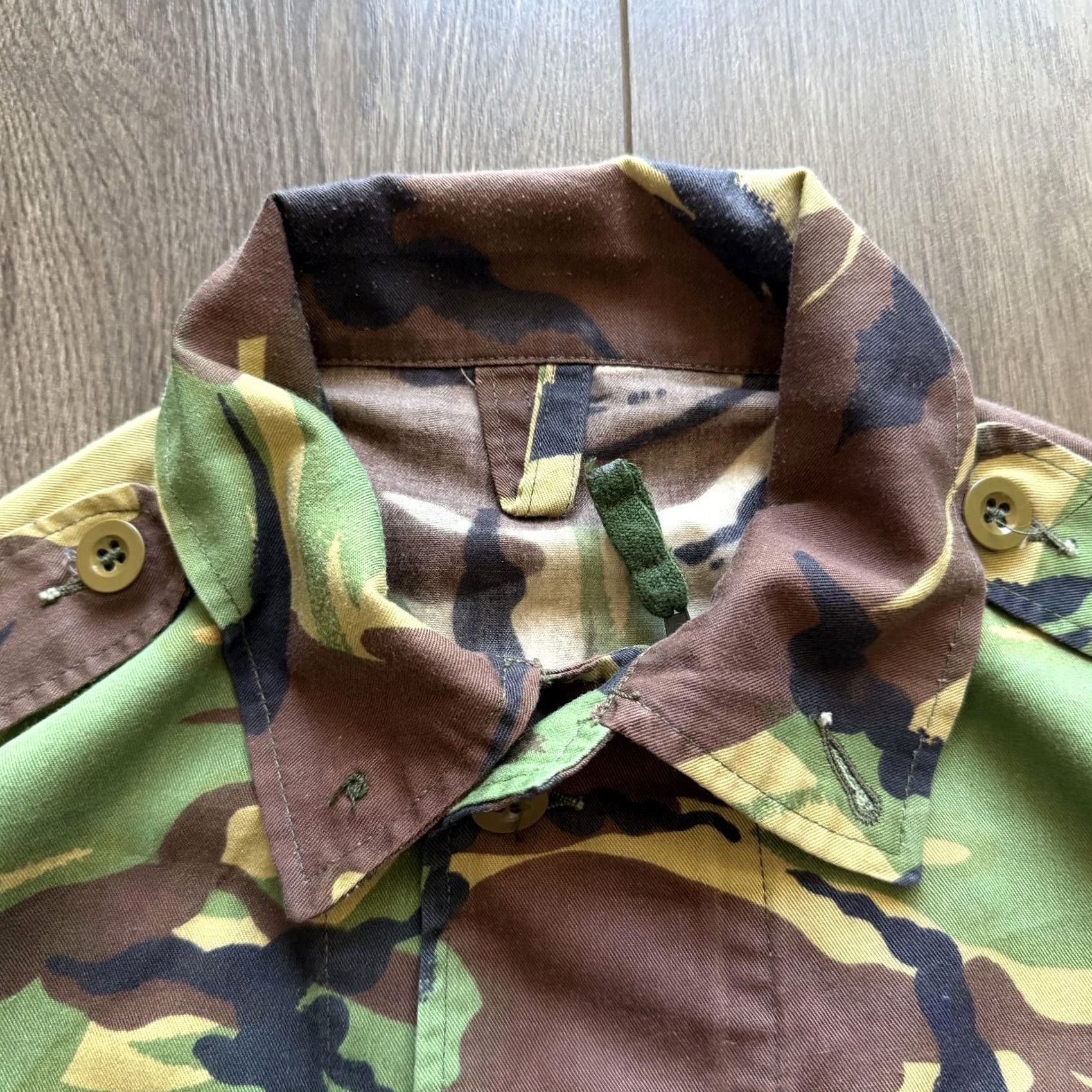 Vintage VINTAGE British Army Combat Jacket Green Camo Military Large Short Field Shirt Size US L / EU 52-54 / 3 - 7 Thumbnail