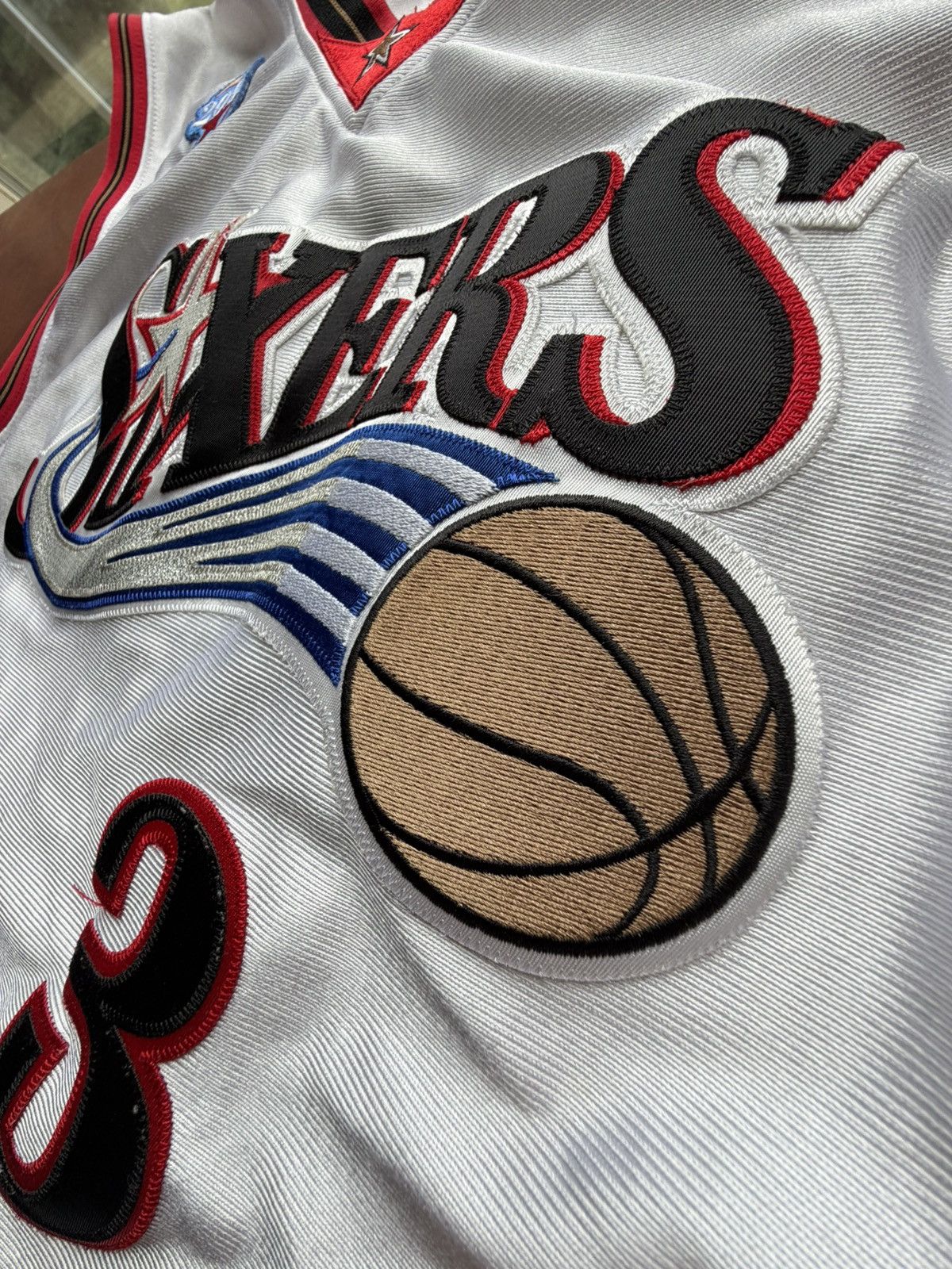 Mitchell & Ness Mitchell & Ness 76ers Allen Iverson 2001 Authentic Jersey Size US M / EU 48-50 / 2 - 2 Thumbnail
