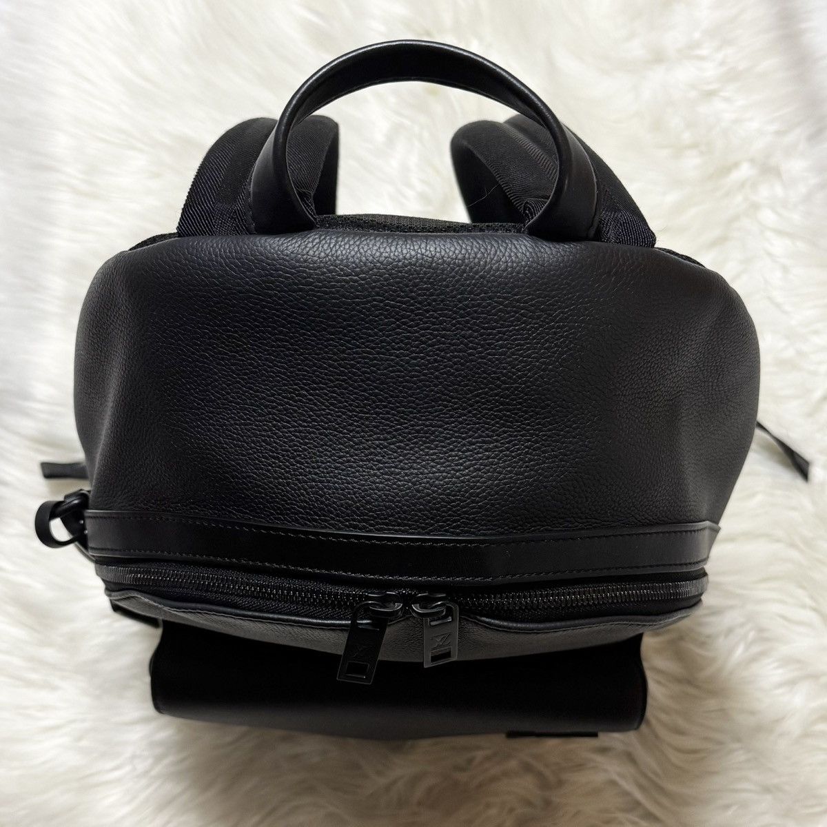 Louis Vuitton Authentic Louis Vuitton LV Aerogramme Leather Backpack Size ONE SIZE - 4 Thumbnail